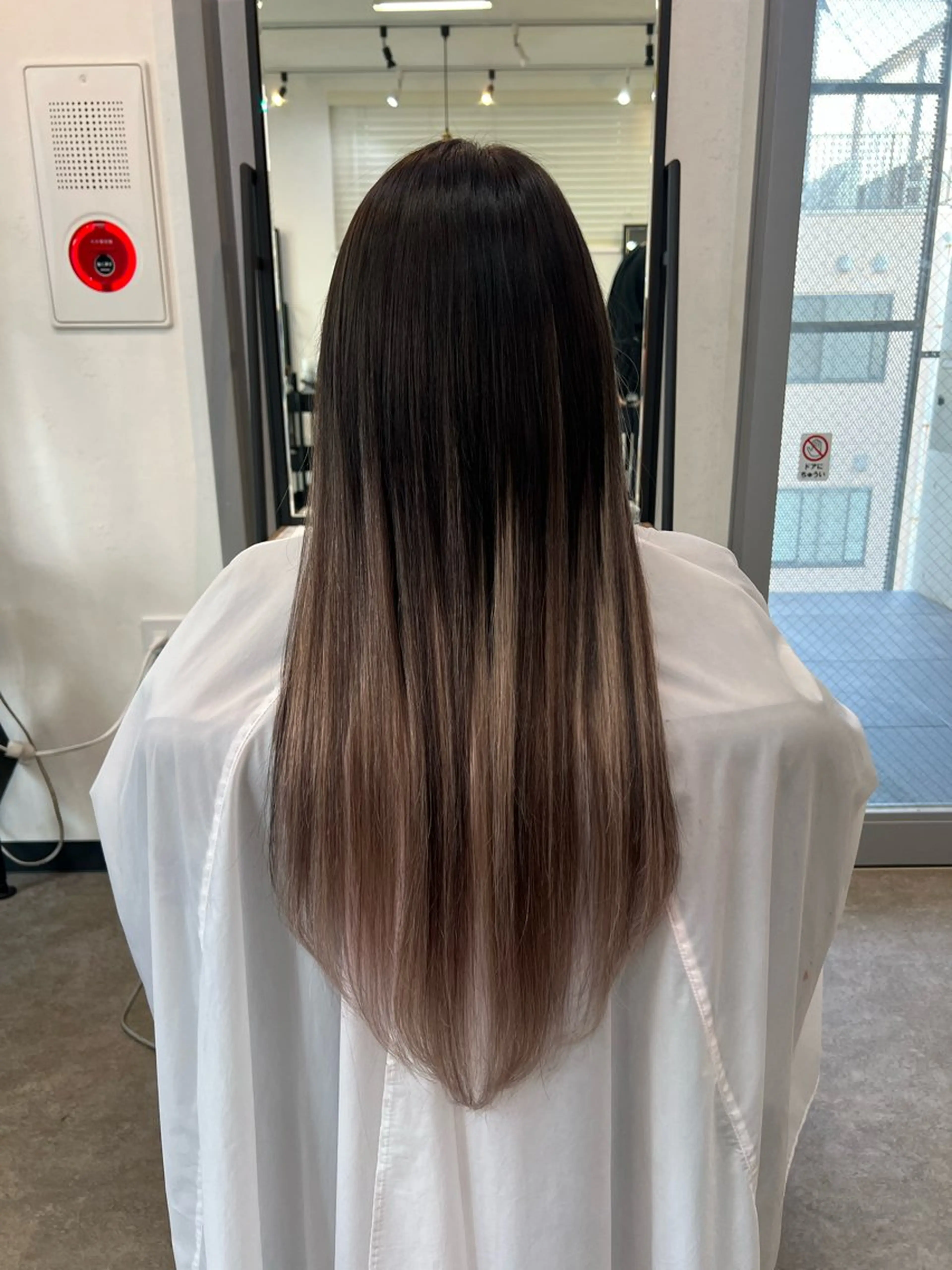 ロング カラー ブリーチ グラデーションカラー ハイトーンカラー エクステ ヘアカラー エクステ ＤＥＳＴ所属・吉野 瑳桜のヘアスタイル