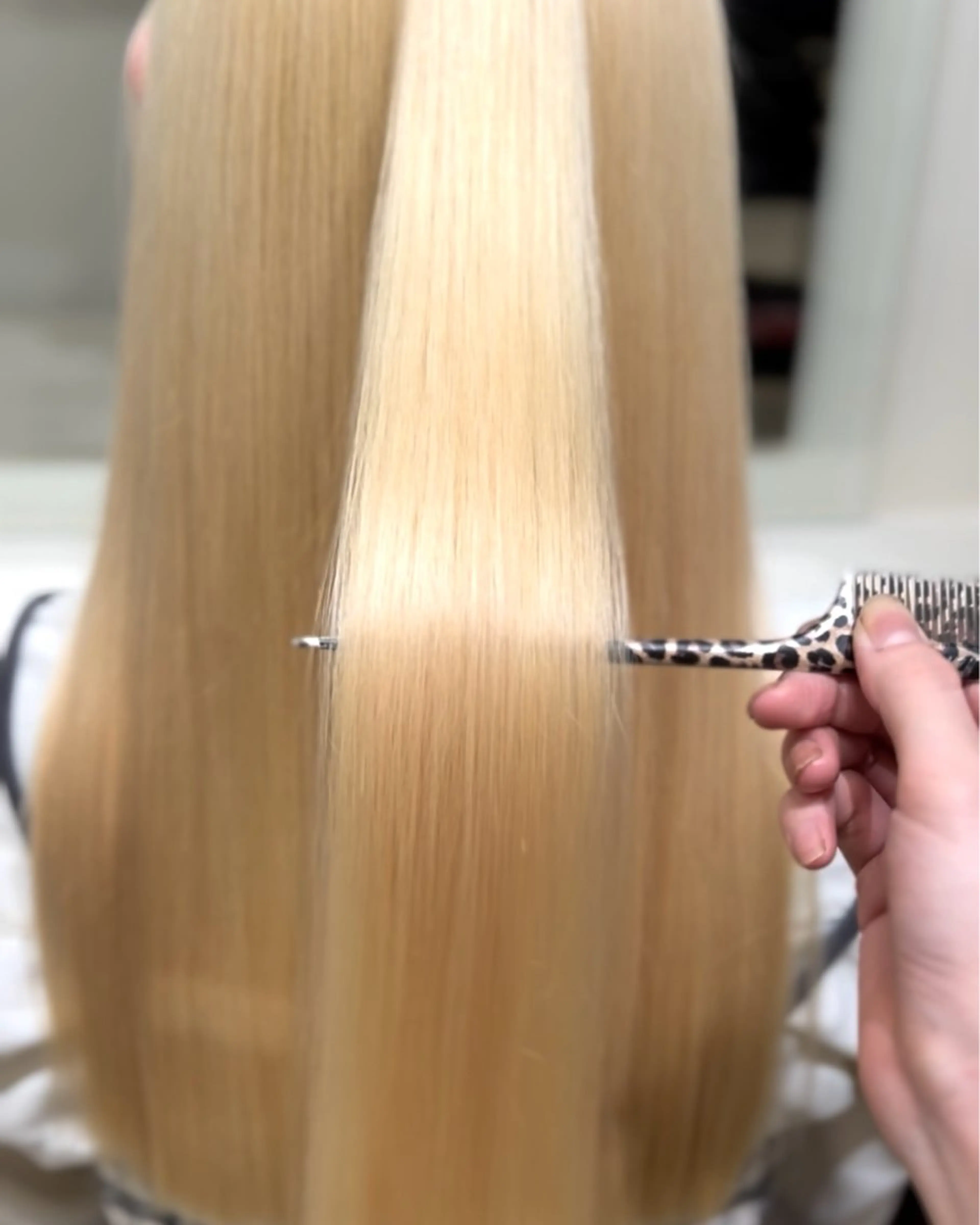 ロング carina✂️ ハイトーンカラー🤩のヘアスタイル