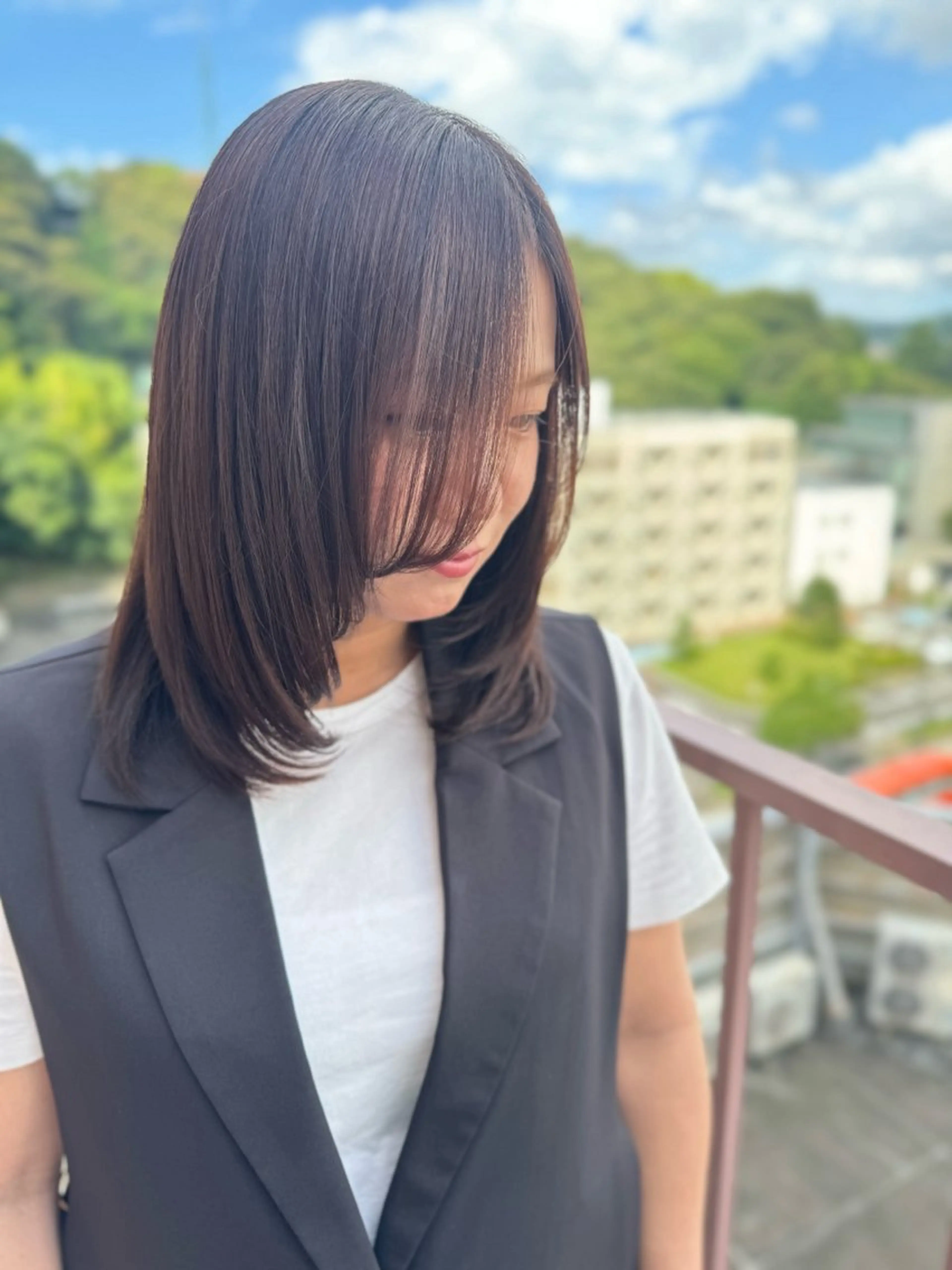 セミロング カラー 顔まわりレイヤー レイヤーカット カット ヘアカラー トリートメント Viage （ビアージュ）のヘアスタイル