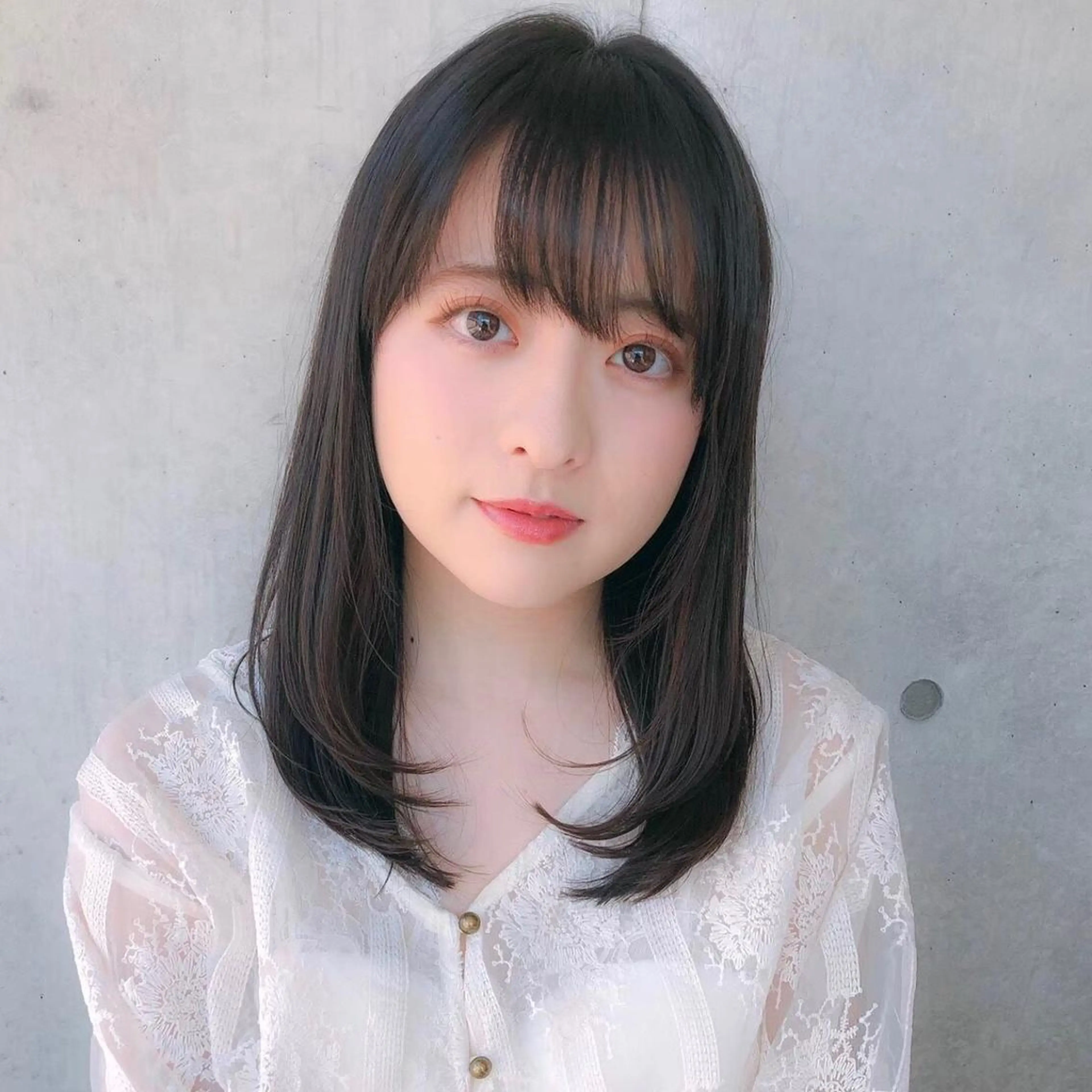 セミロング カラー 🩵ハイトーン 美咲🩵のヘアスタイル