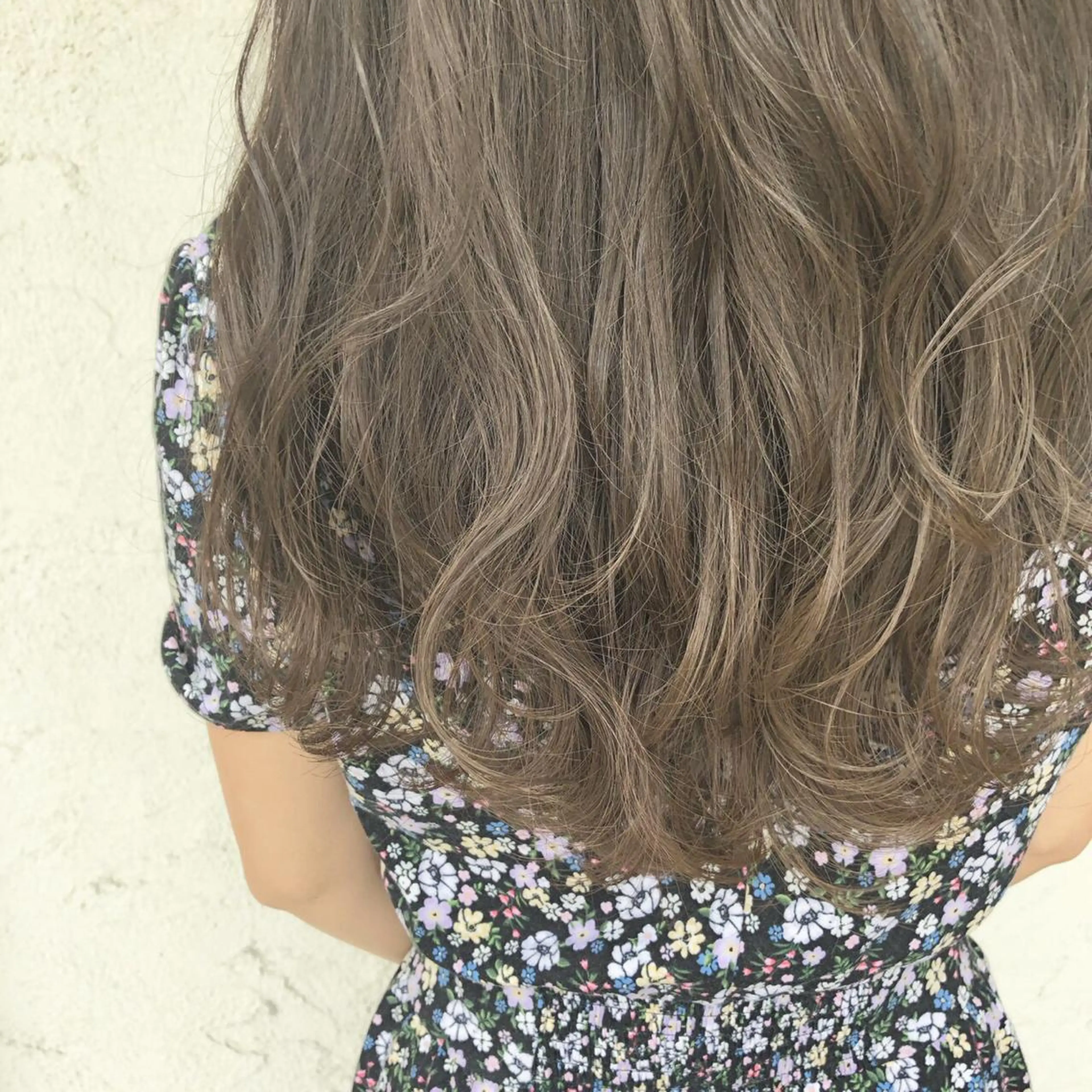 ロング カラー ヘアアレンジ キッズ アディクシーカラー バレイヤージュ ミストバング ベージュカラー 黒髪 カラー特化サロン Eir心斎橋のヘアスタイル