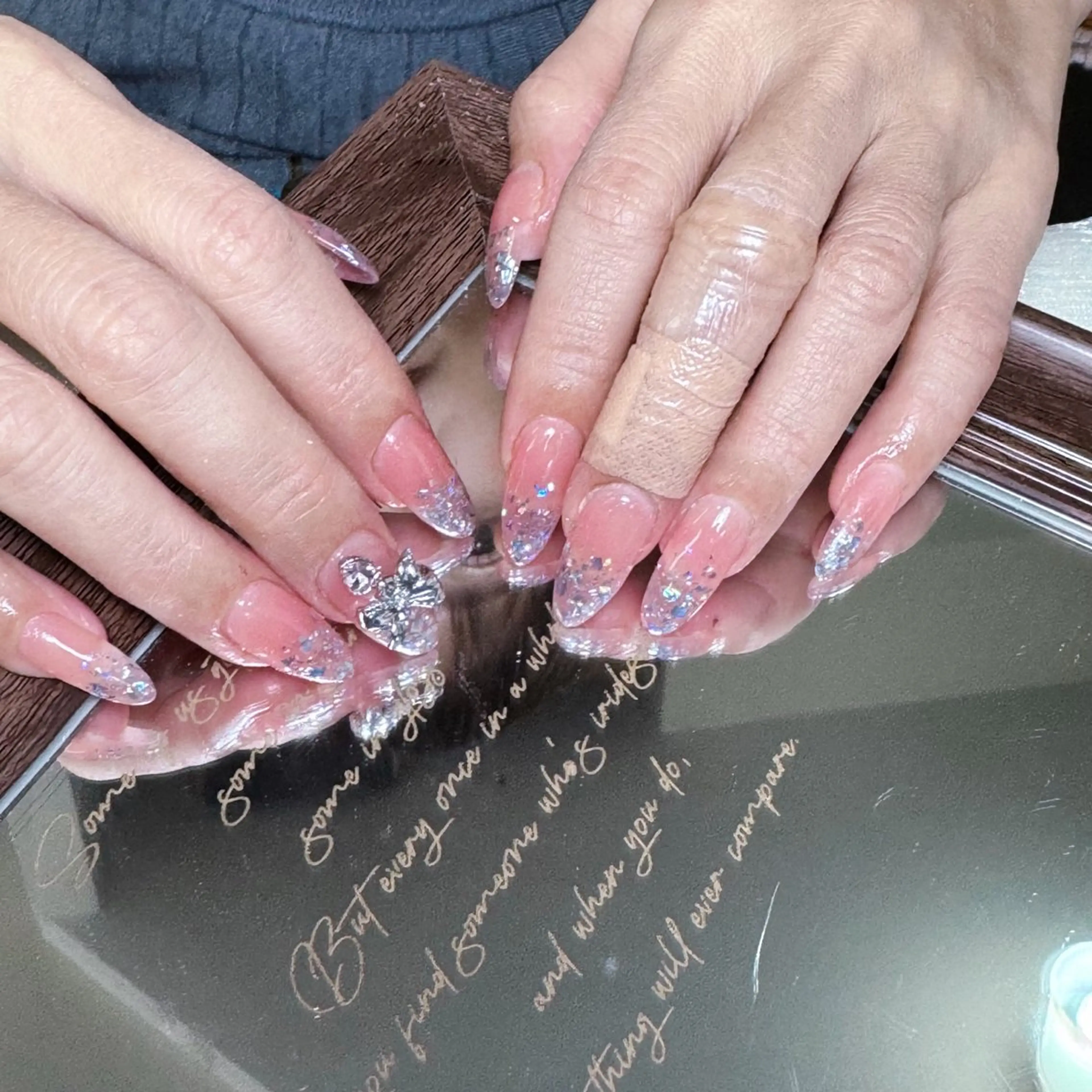 ネイル ハンドネイル ハンドケア bubu nail salon所属・BuBu Nail渋谷桜ヶ丘のネイルデザイン