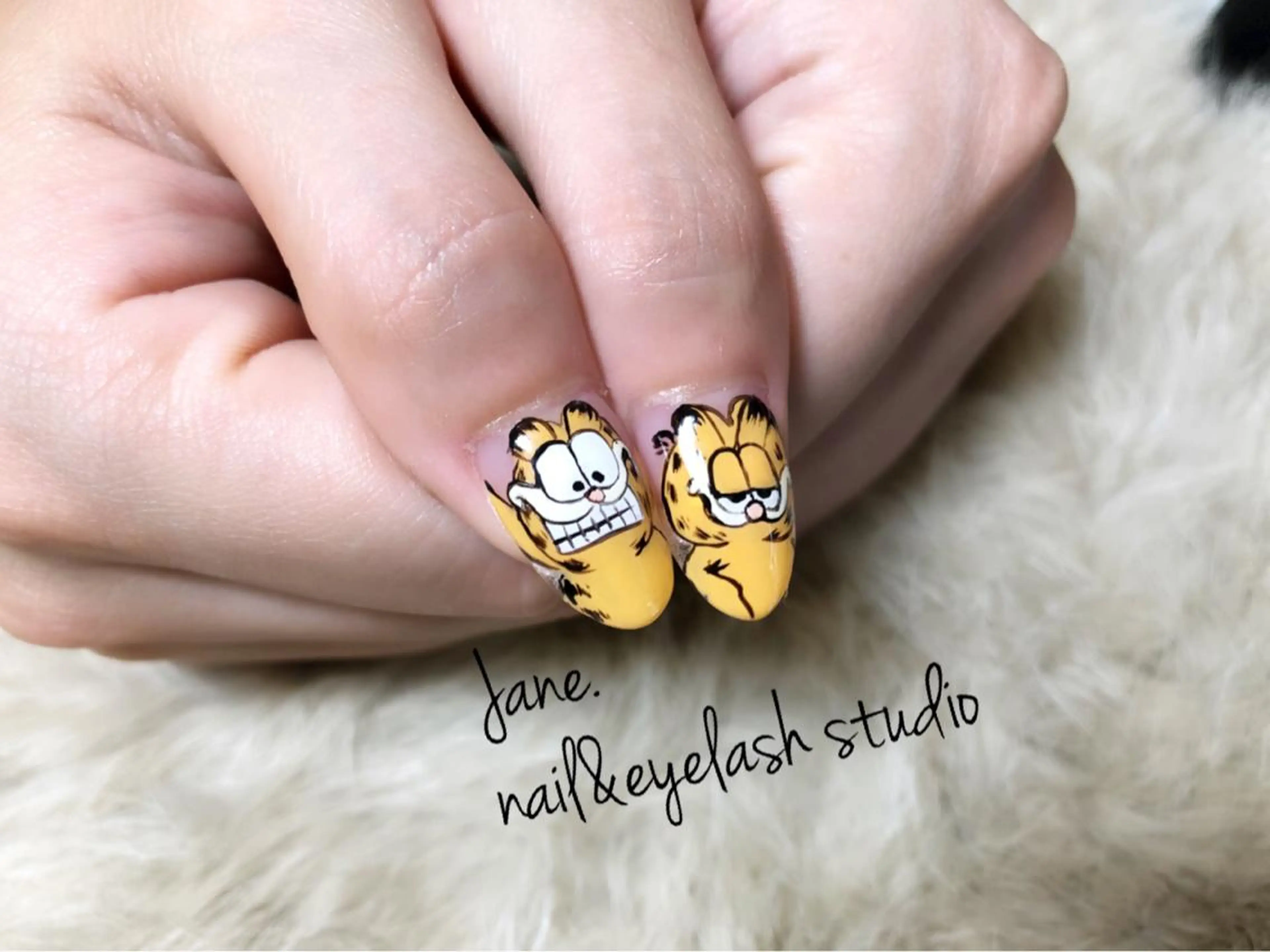 ネイル Yakko pas á pasのネイルデザイン