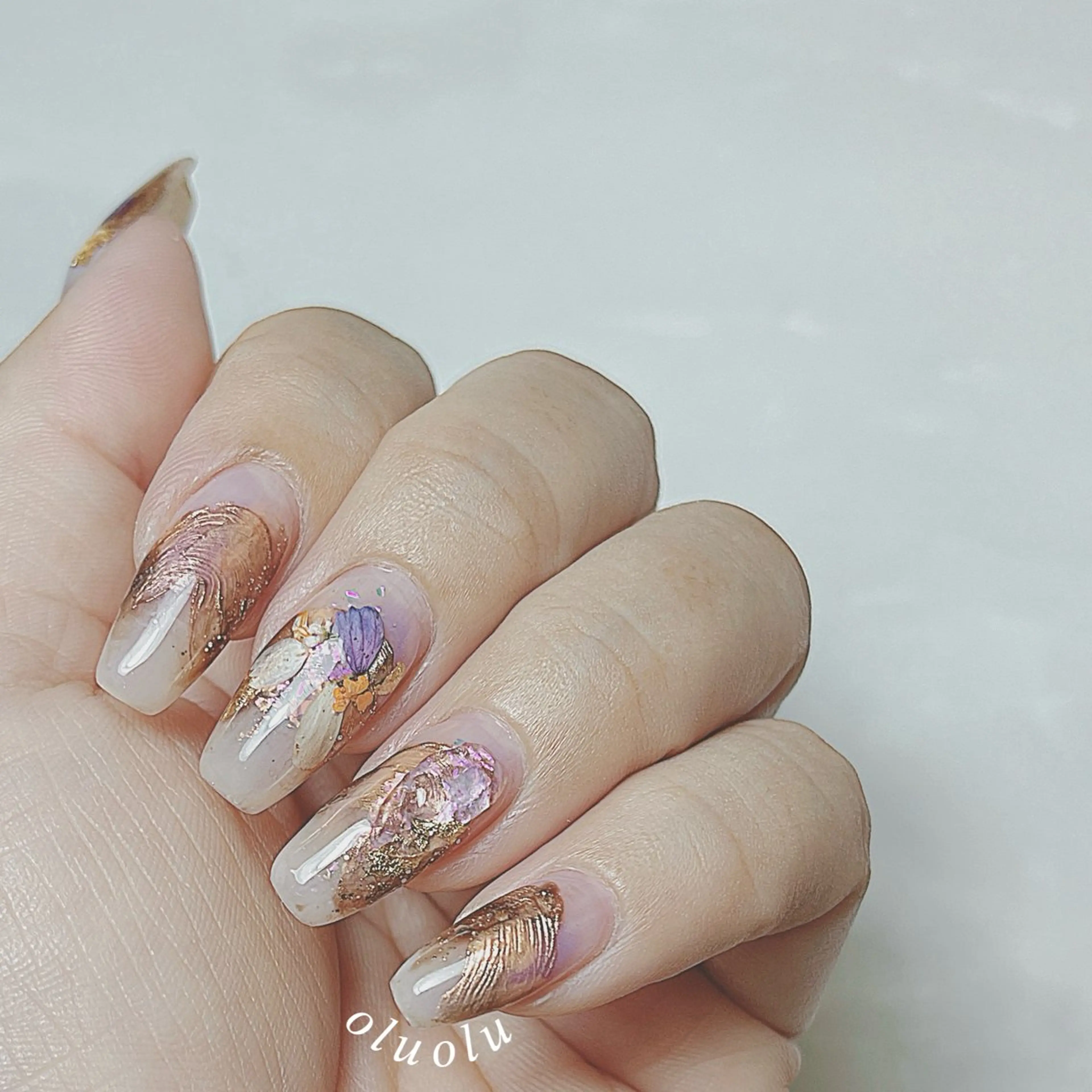 ネイル アートネイル オーロラネイル フラワーネイル ニュアンスネイル ぷっくりネイル ハンドネイル 大村 紬華のネイルデザイン