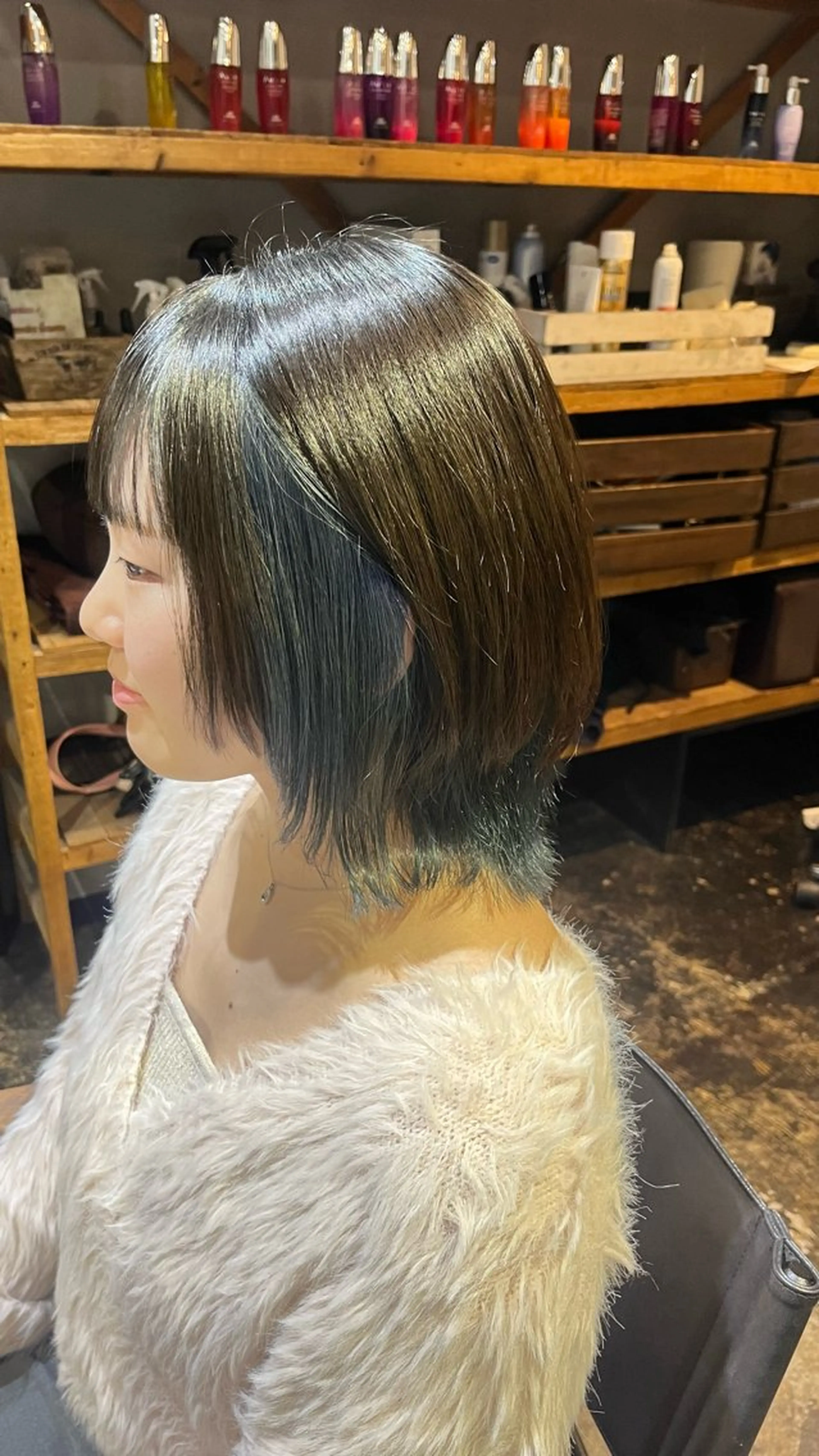 ミディアム カラー ブルーカラー ブルーグレー ウルフカット カット ヘアカラー トリートメント 透明感カラー/パーマ 🌀アオノアユミのヘアスタイル
