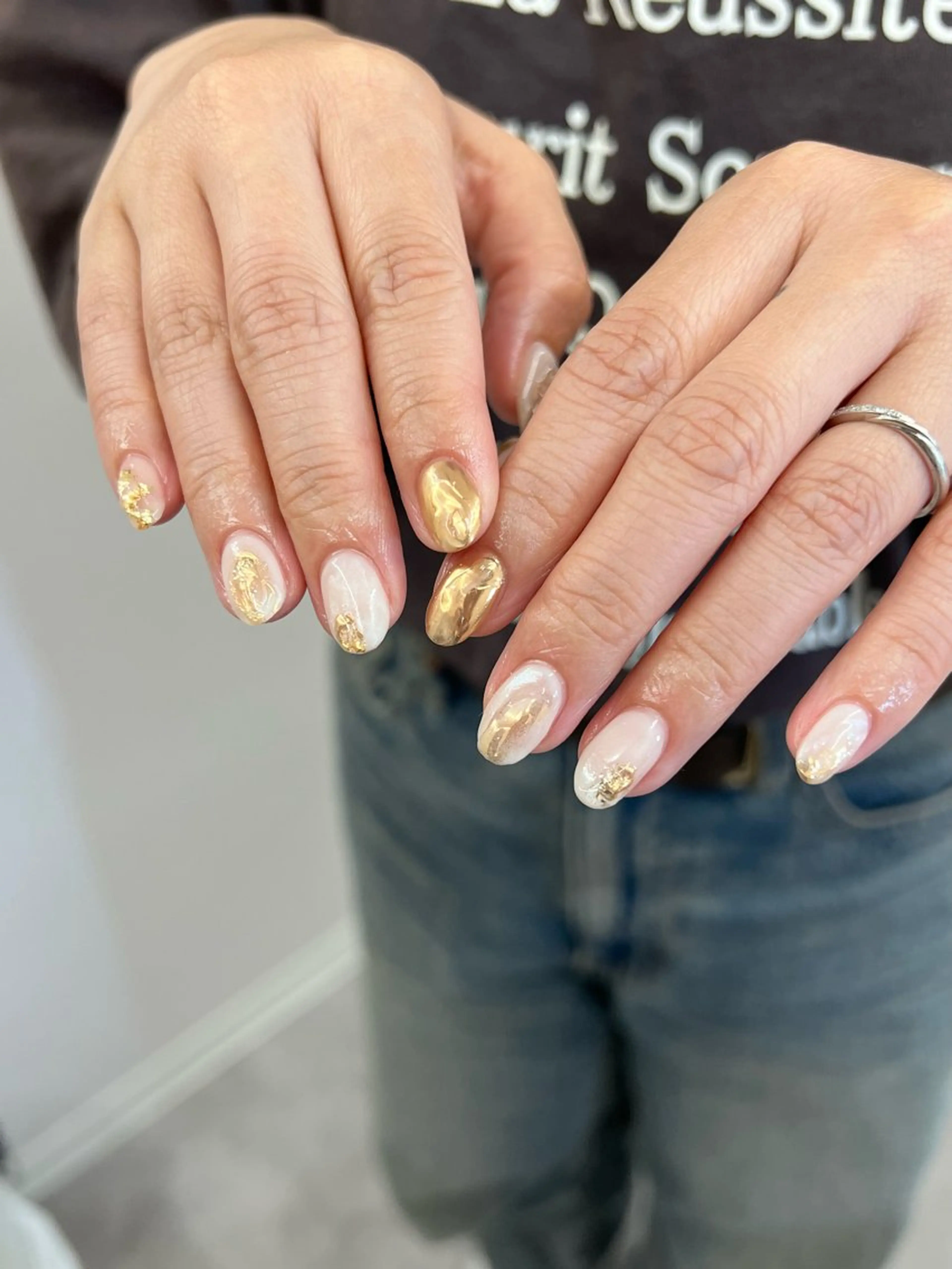 ネイル ジェルネイル ゴールド マグネットネイル ニュアンスネイル パラジェル ハンドネイル ハンドケア Bana_ Nailのネイルデザイン