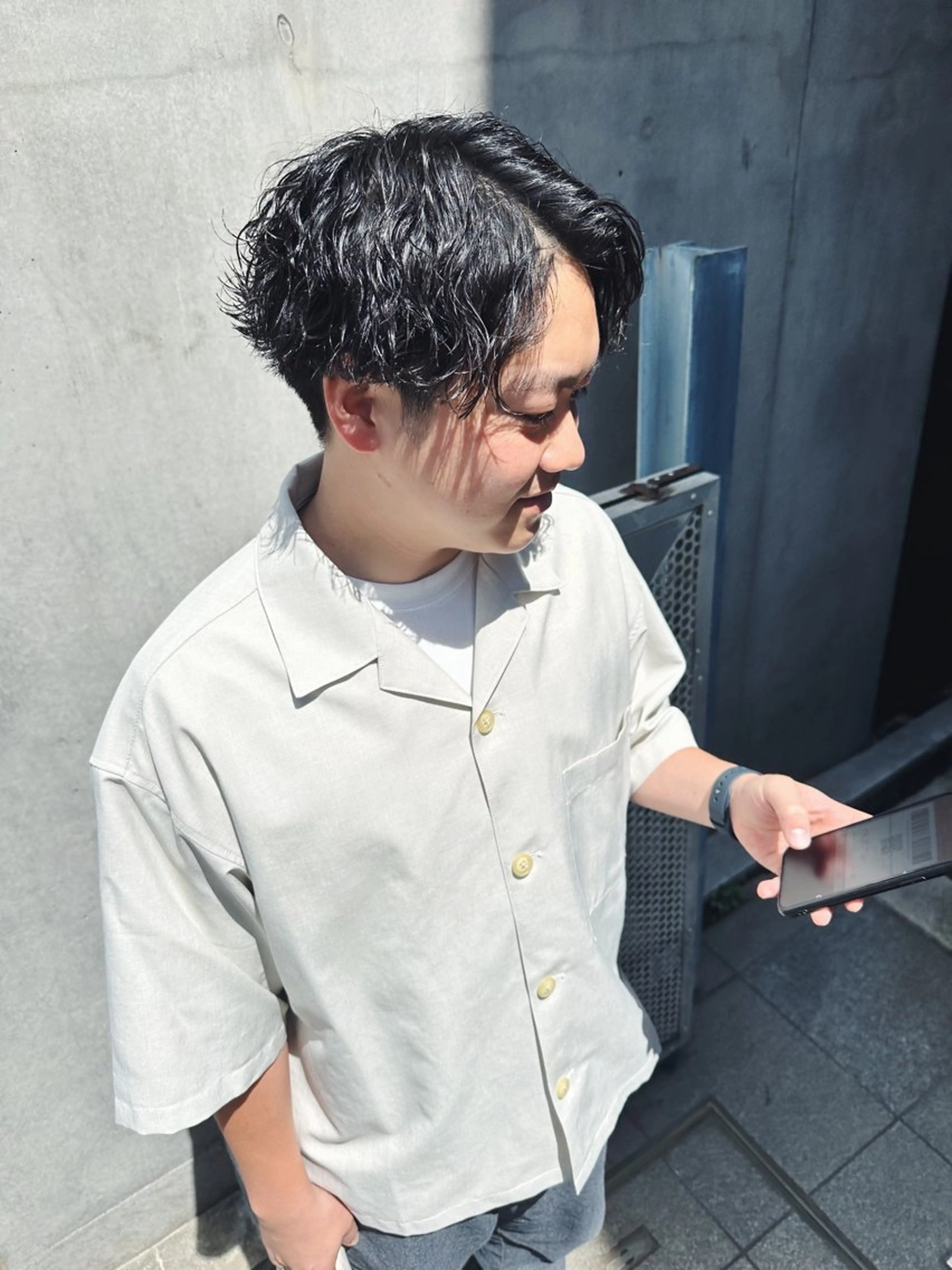 ショート パーマ メンズ アップバング メンズパーマ 波巻きパーマ GO TODAY シェアサロン　原宿本店所属・原宿↔︎浦和　美容師 折笠　亮のヘアスタイル