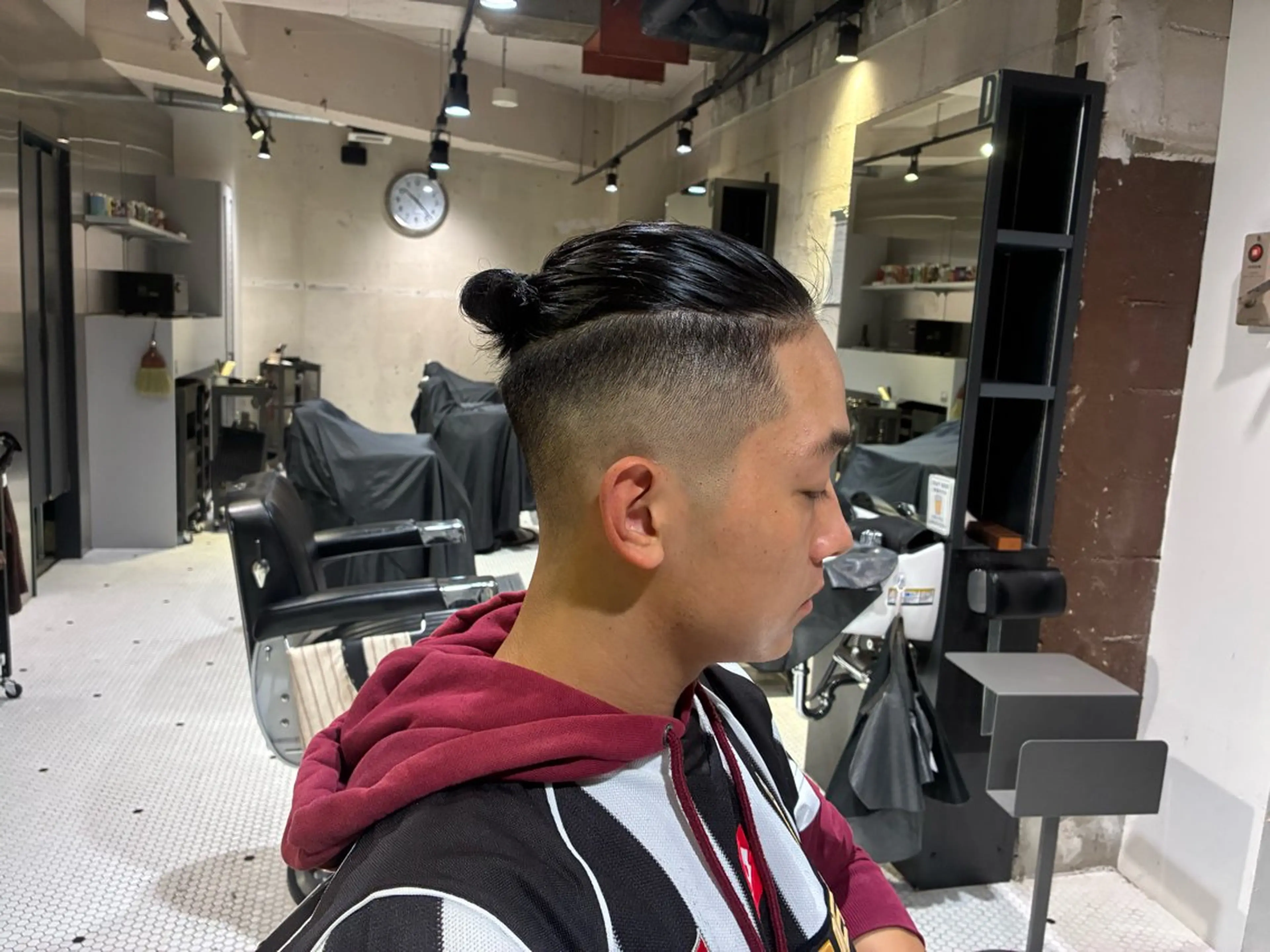 メンズ フェードカット マンバンヘア スキンフェード FRANK’S BARBE(E)R THE STAND.飯田橋店所属・池田 丈也のヘアスタイル