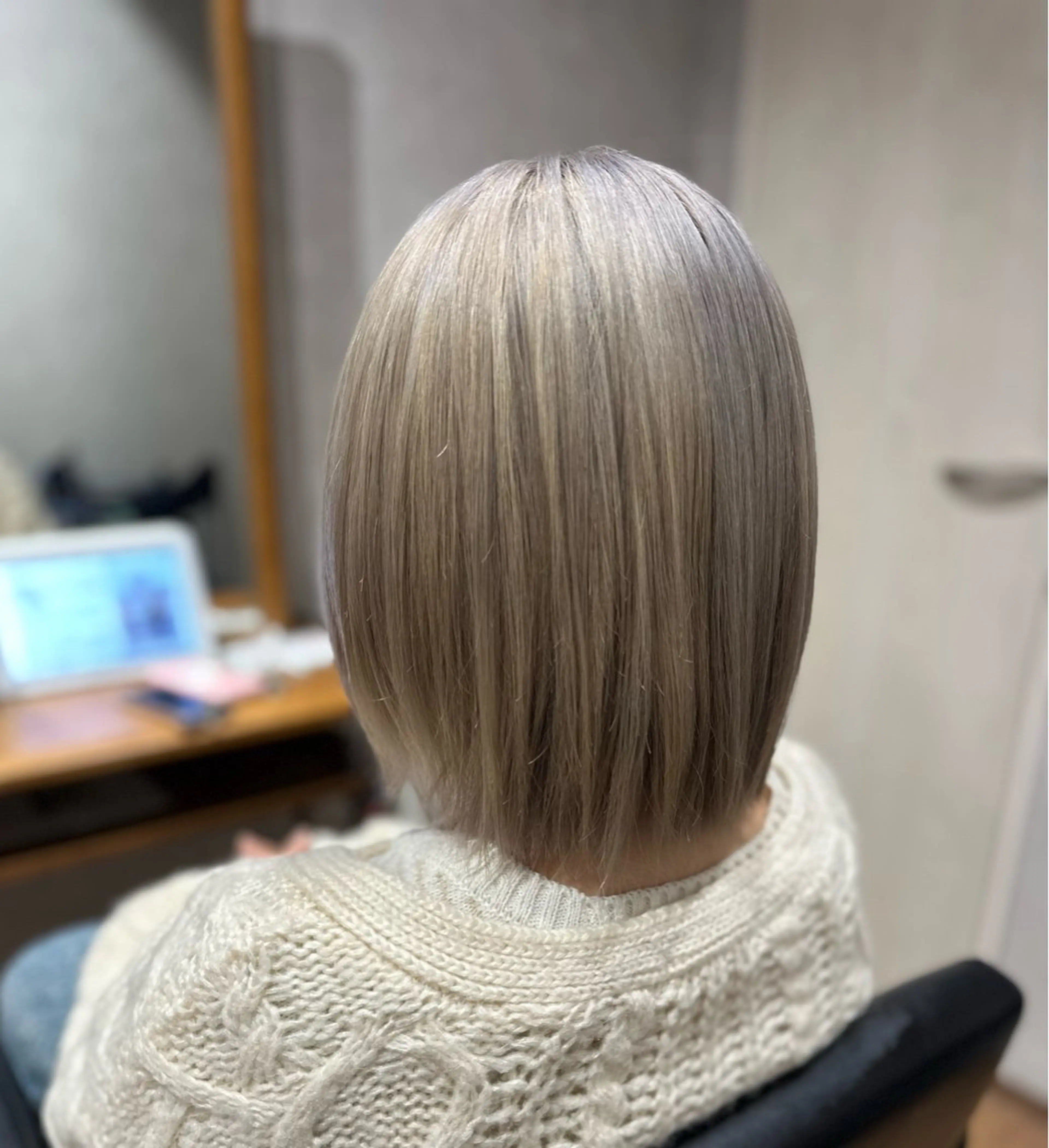 ミディアム ヘアカラー ✂️秋葉原 🤍YURI🤍のヘアスタイル
