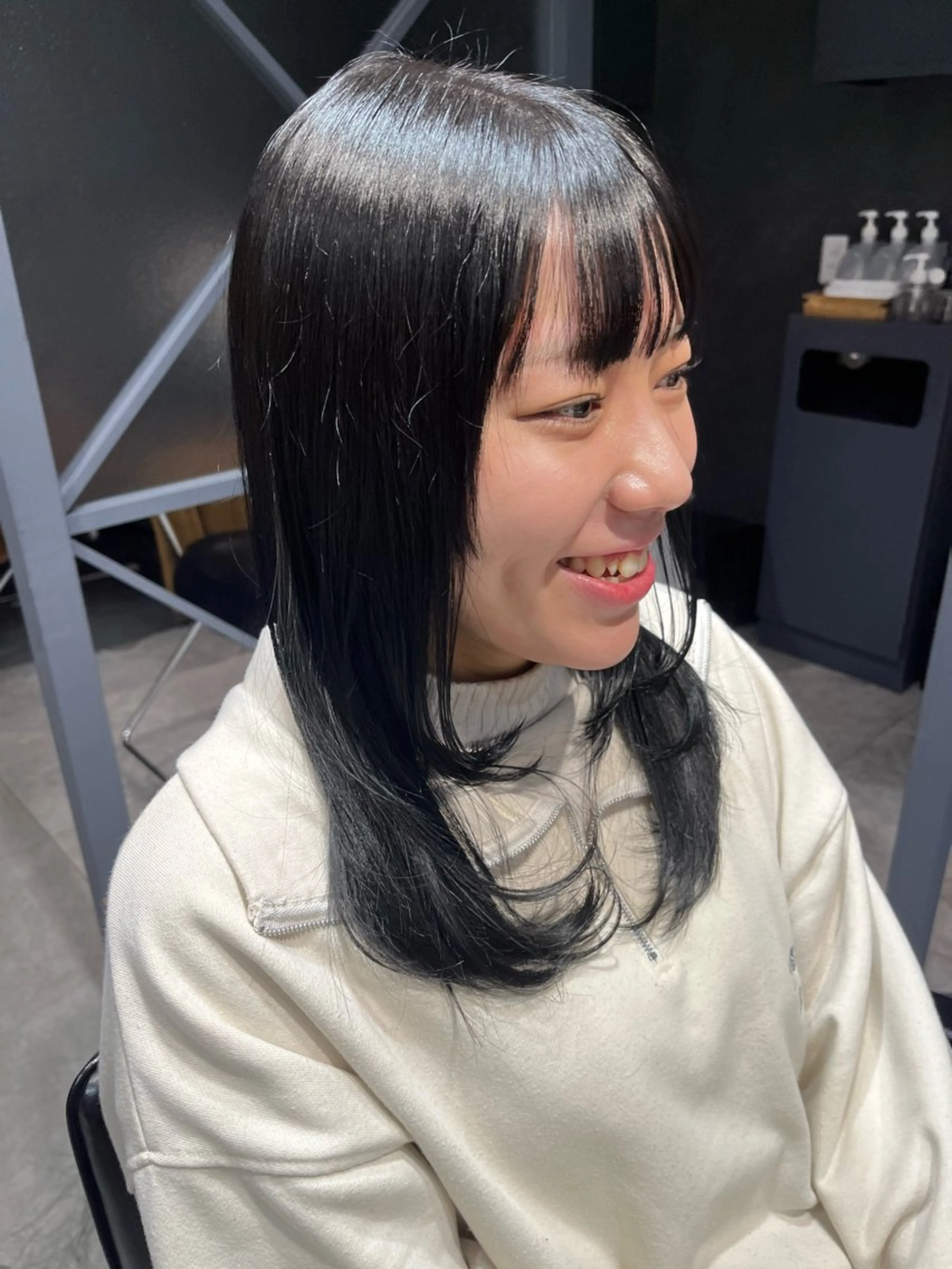 セミロング 顔まわりレイヤー レイヤーカット NYLON.所属・ブリーチ/縮毛矯正 ❤️‍🔥シンノスケのヘアスタイル