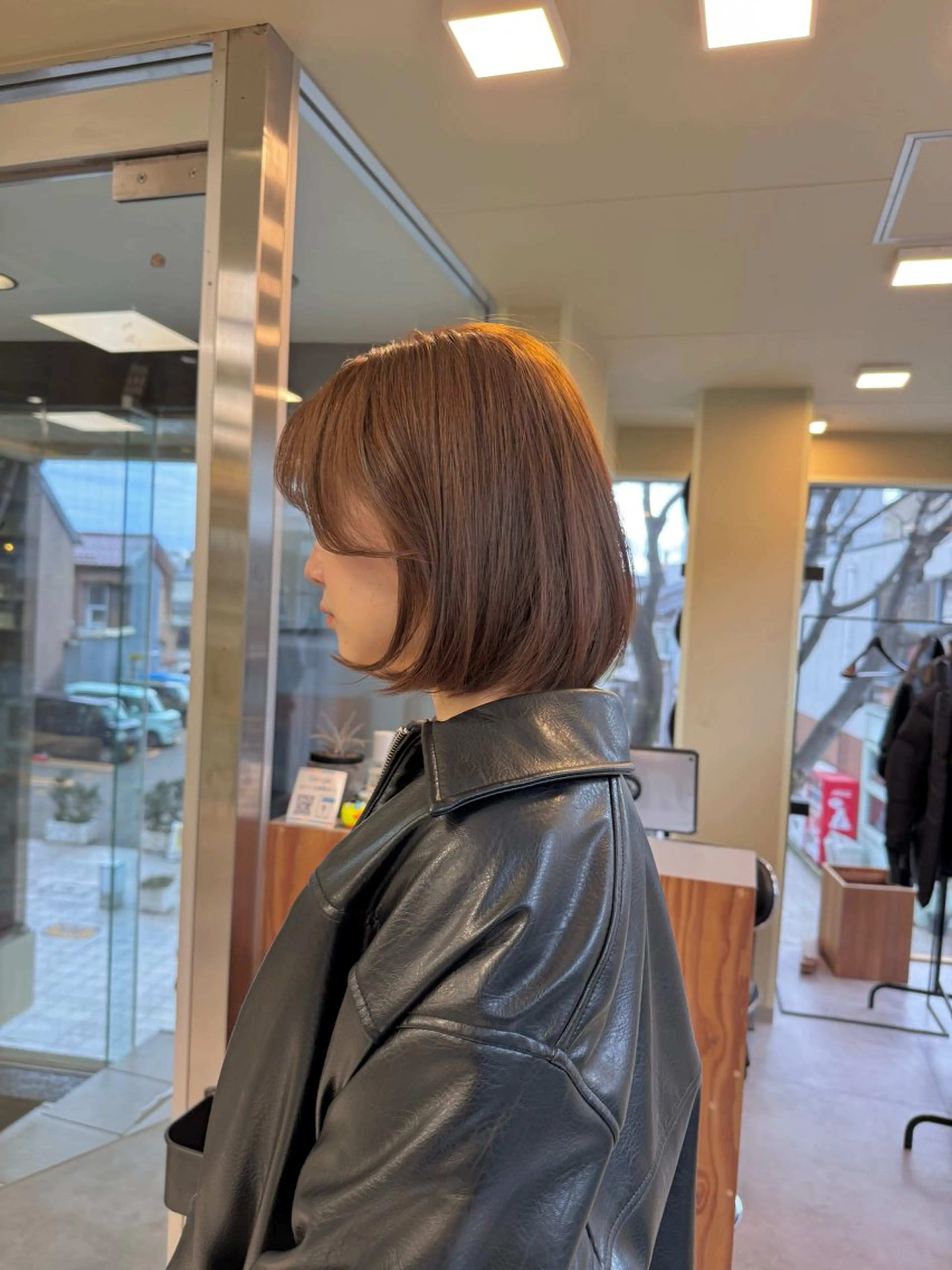 ショート カラー カット ヘアカラー トリートメント KOHNO/ブリーチ なし/透明感カラーのヘアスタイル