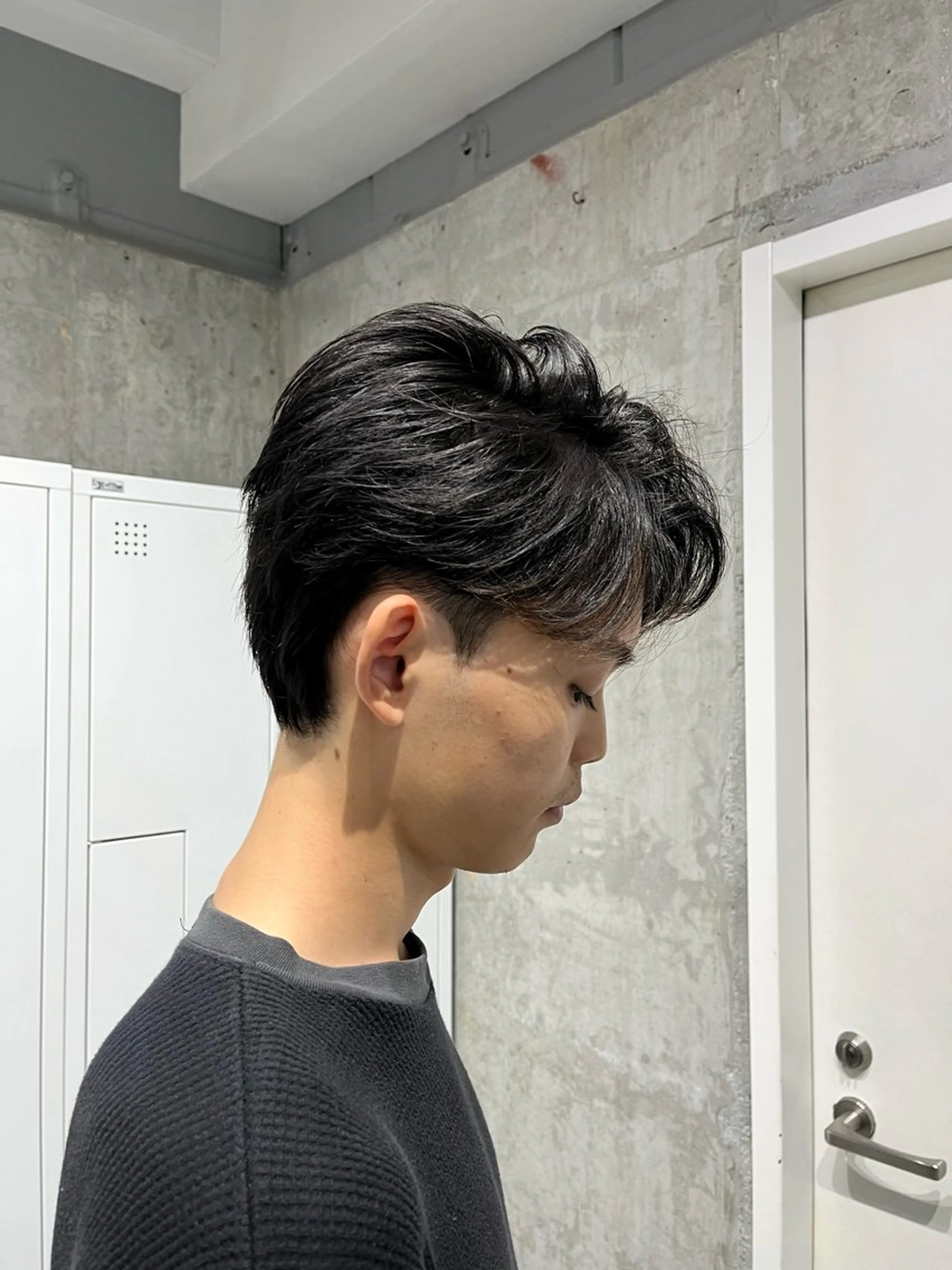 ショート メンズ ウルフカット🐺 センターパート🌈のヘアスタイル