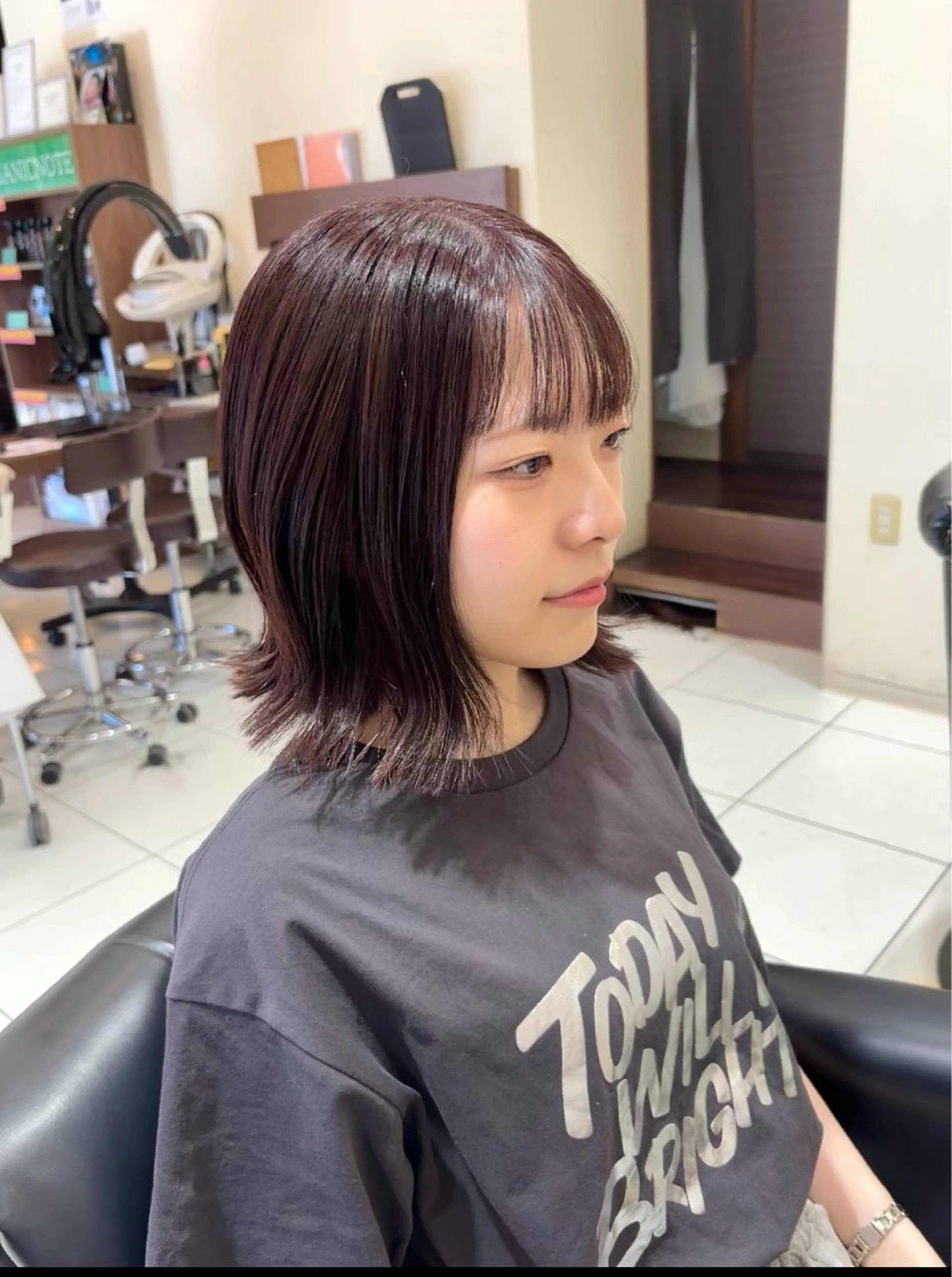 ミディアム カラー ラベンダーカラー ラベンダーピンク ピンクカラー ボブ 外ハネヘア カット ヘアカラー 小野 友暉のヘアスタイル