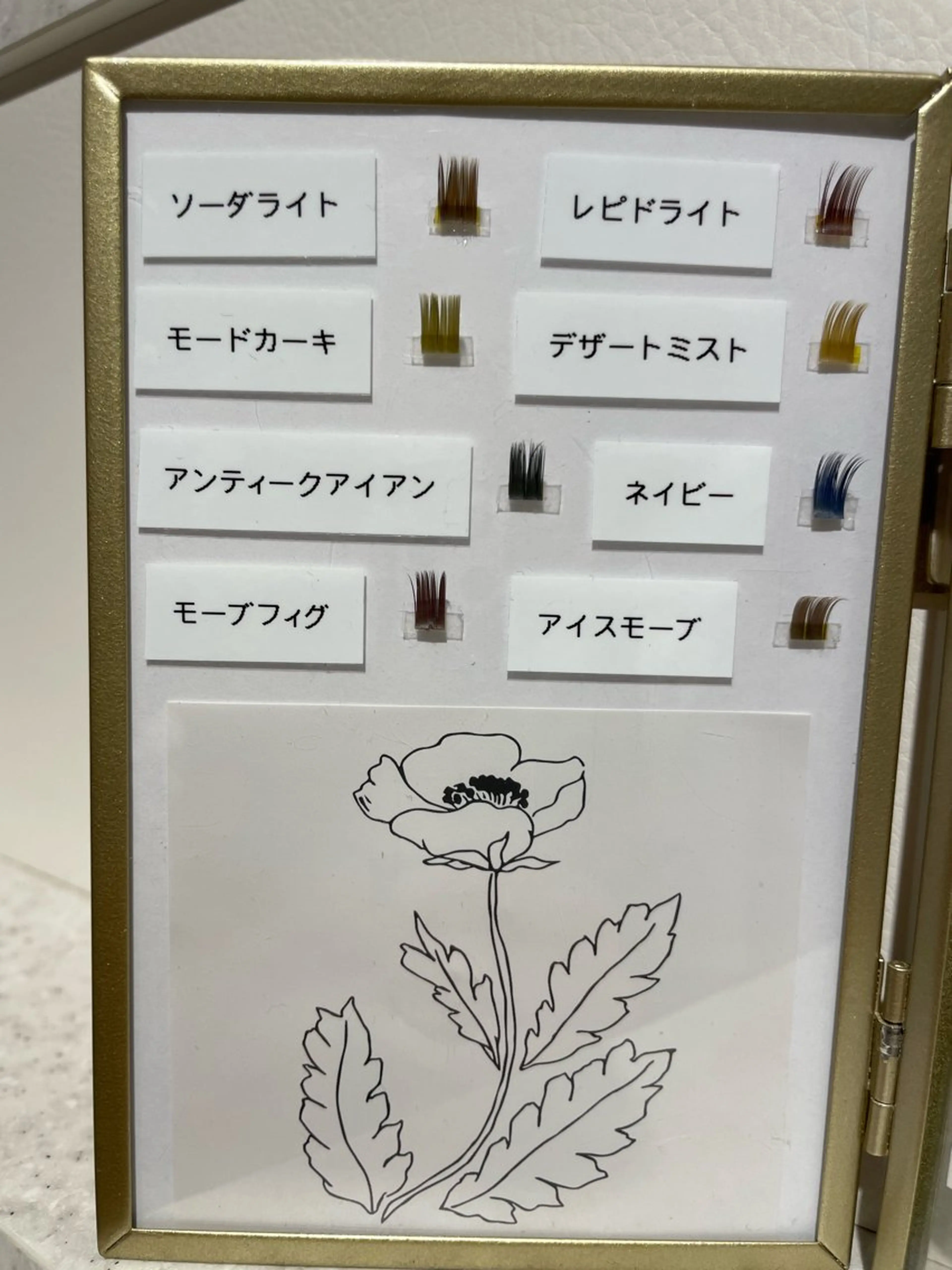 マツエク・マツパ フラットラッシュ LUMIA eye lash garden所属・LUMIA gardenの眉毛・アイブロウイメージ