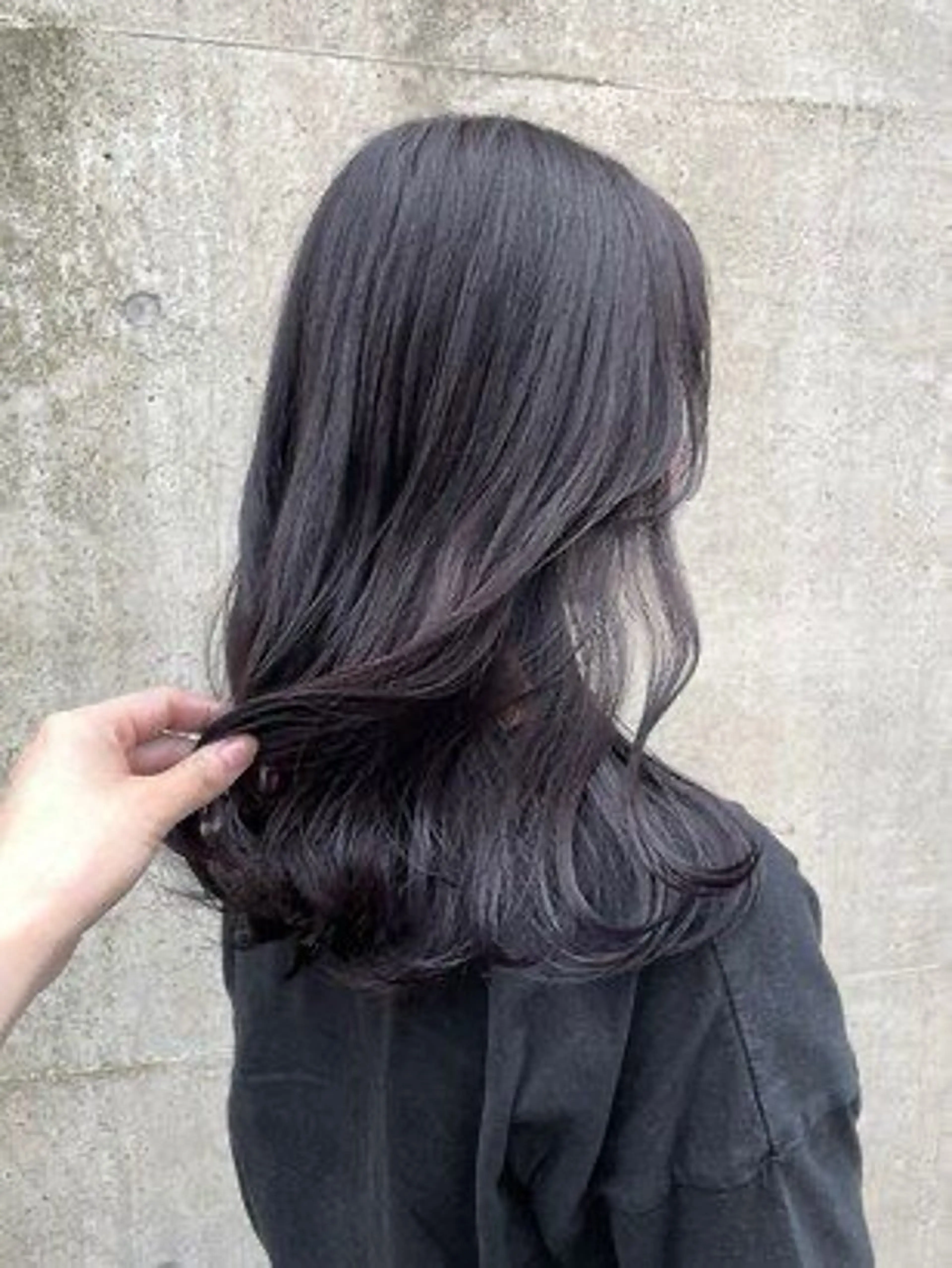 ミディアム カラー グレージュ ラベンダーカラー ラベンダーグレージュ ラベンダーグレー ヘアカラー トリートメント ローネス銀座店所属・森山 陽菜のヘアスタイル