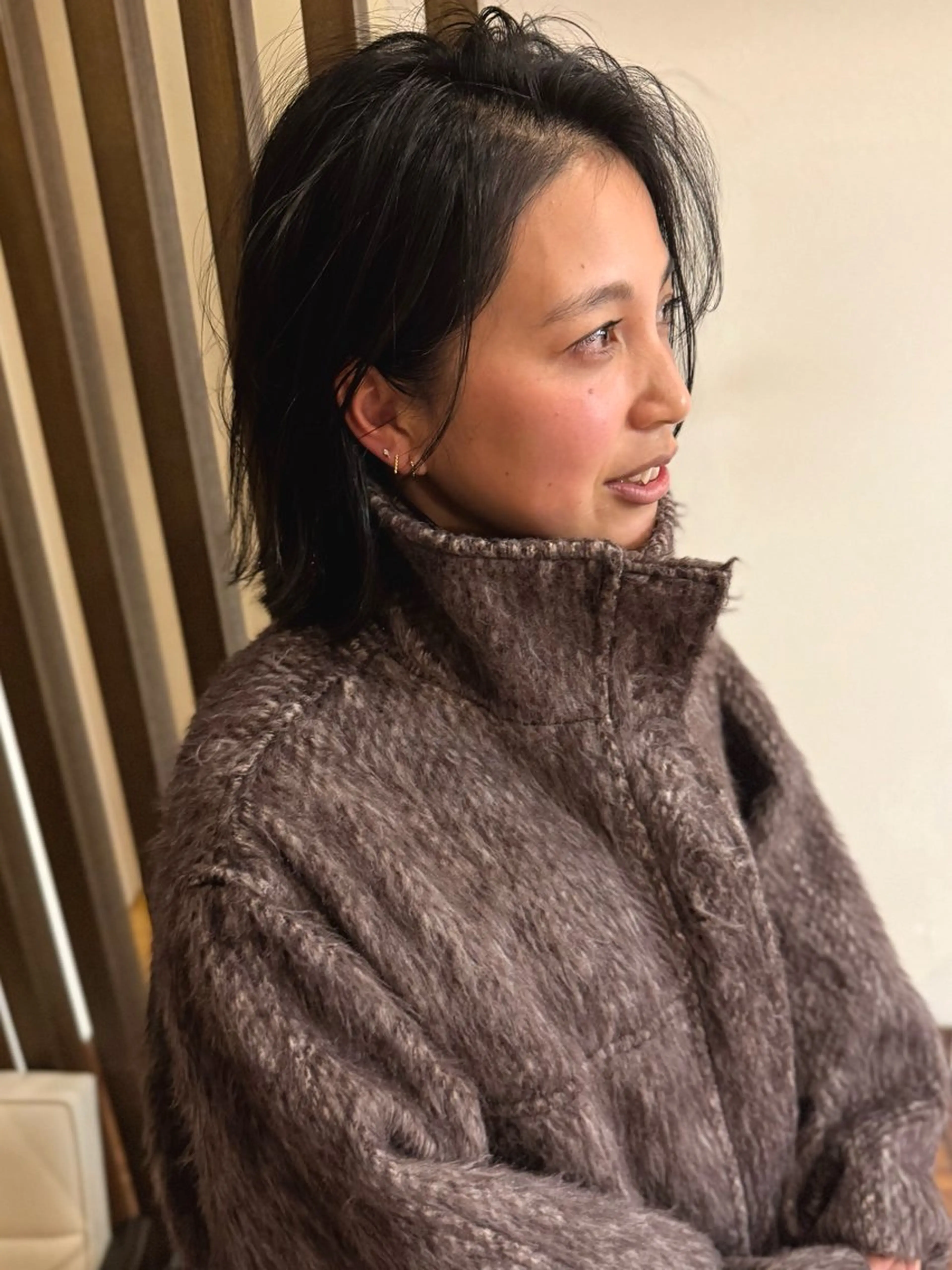 ショート カラー 黒髪 グレーブラック ボブ カット ヘアカラー トリートメント 髪質改善ｶﾗｰ ｹｱﾌﾞﾘｰﾁ/ﾀﾑのヘアスタイル