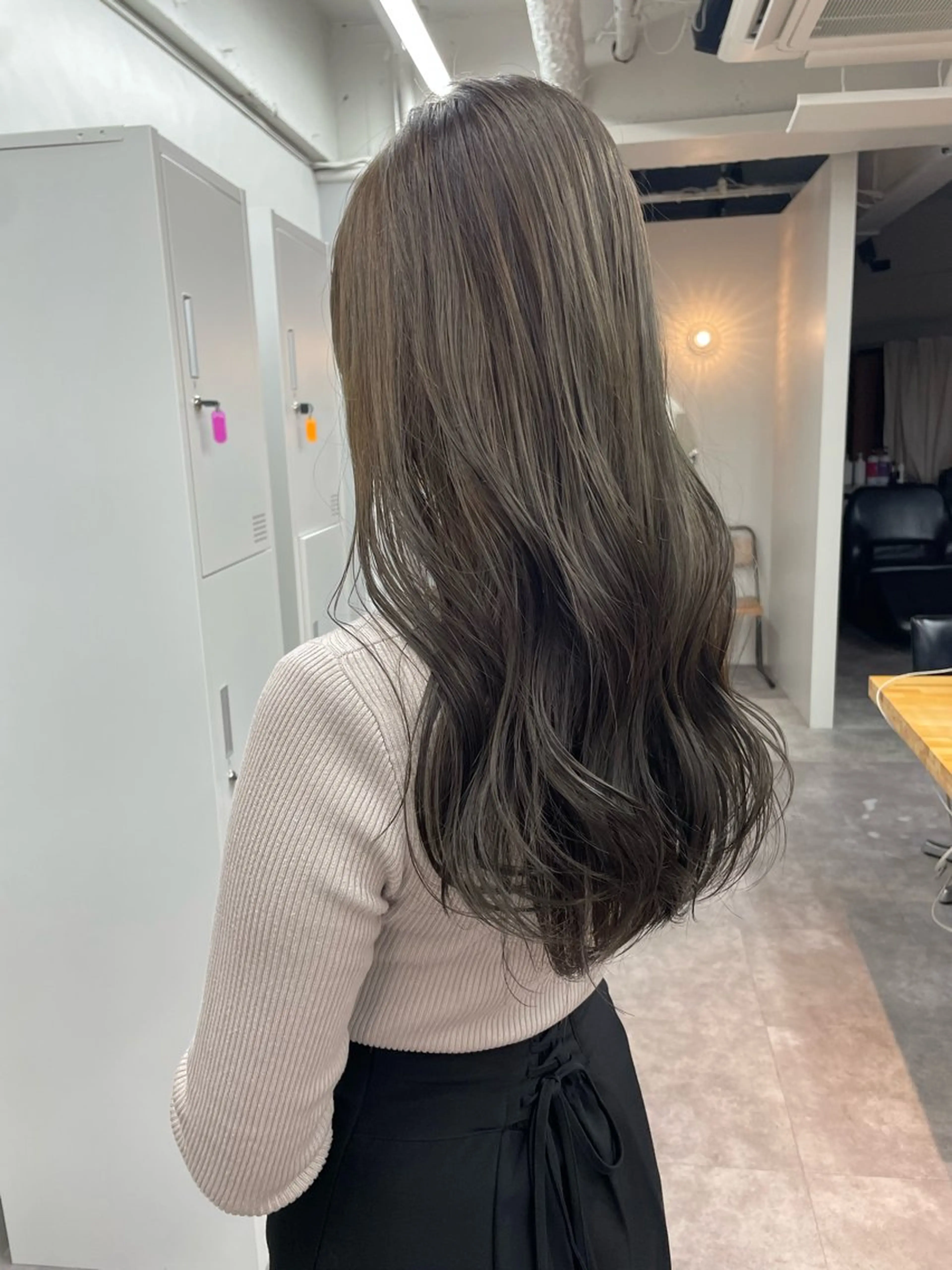ロング カラー 🌸柔らかハイトーン 🧃Shionのヘアスタイル