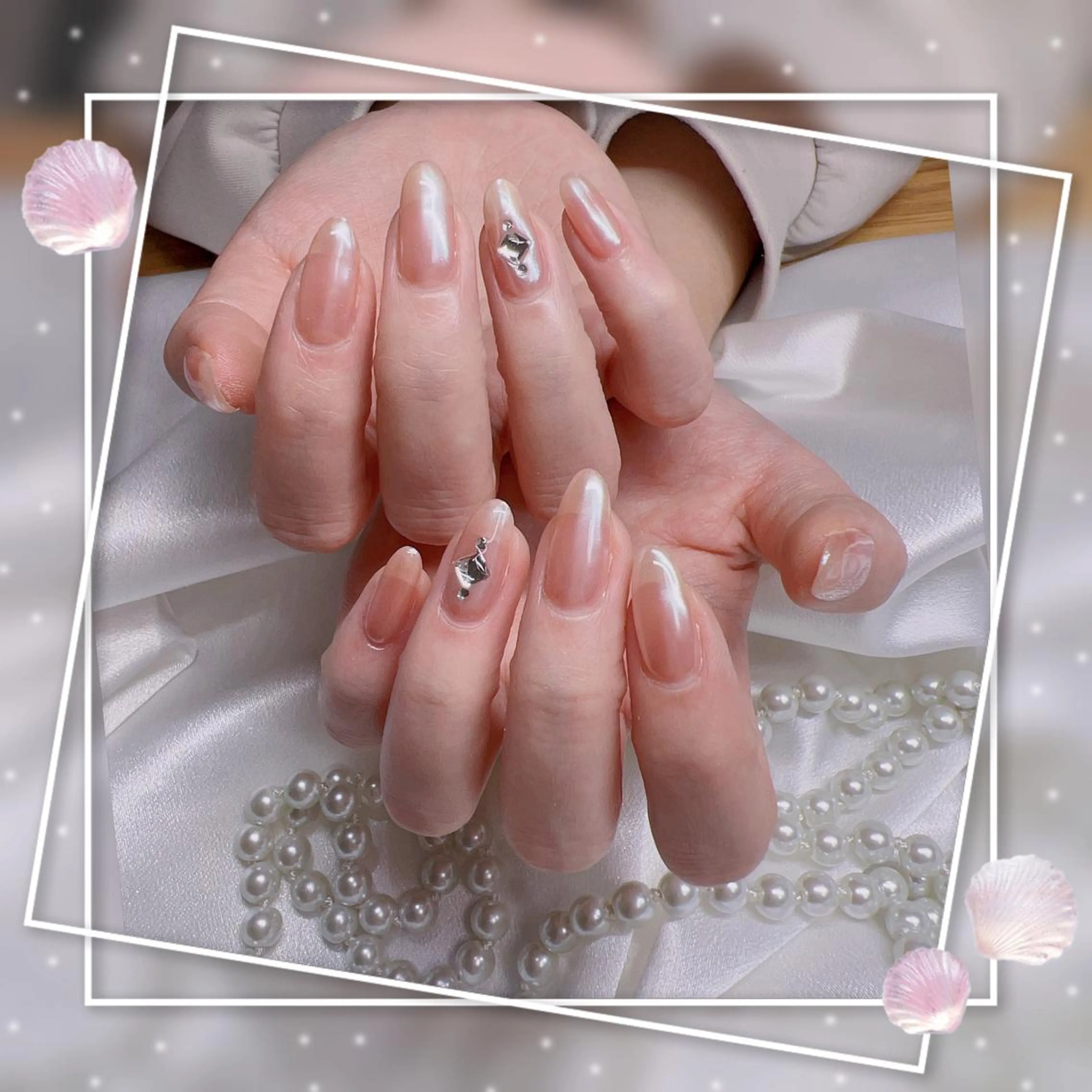 ネイル フレンチネイル キラキラネイル 韓国ネイル マグネットネイル マグネットフレンチ Chill Nailsalonのネイルデザイン