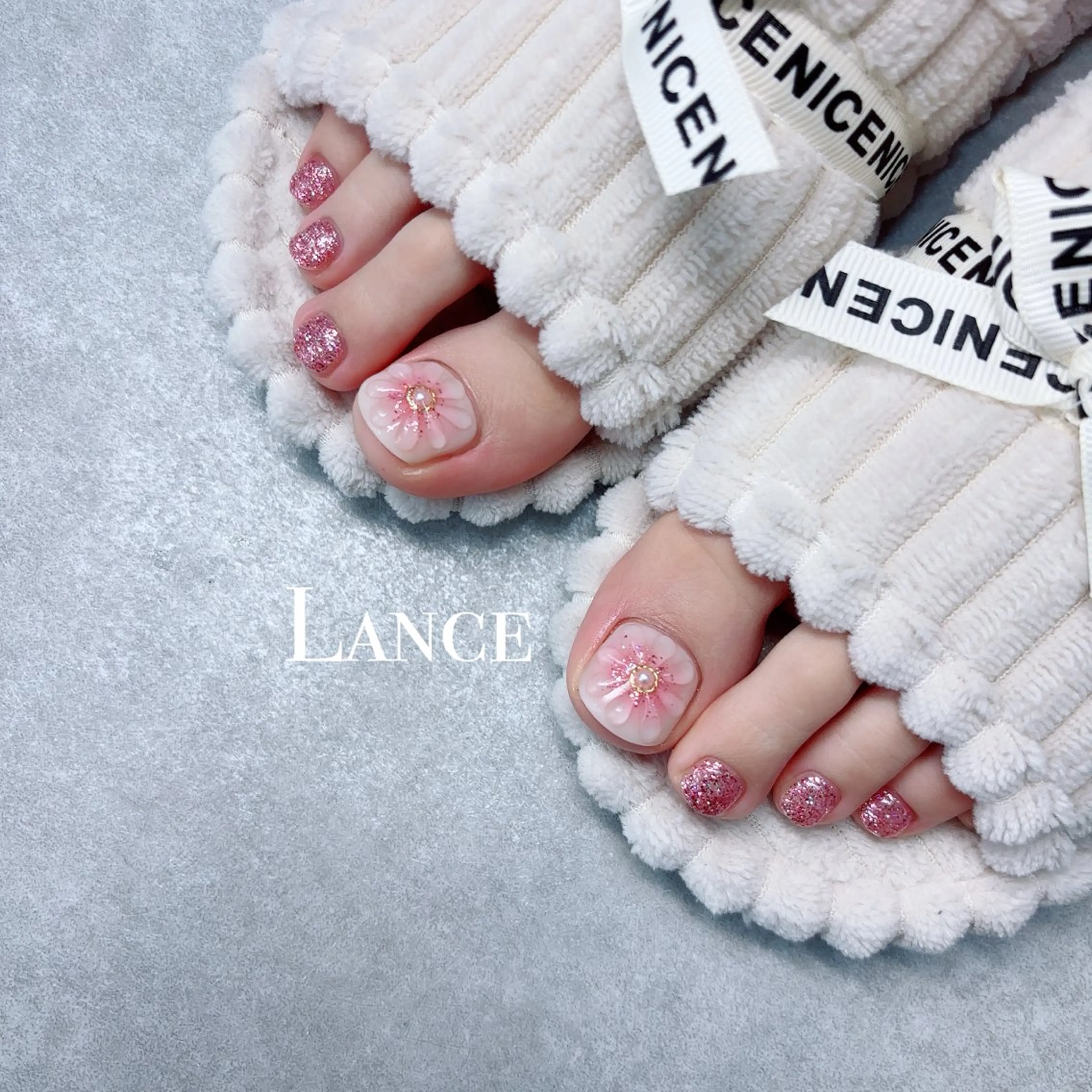 ネイル オーロラネイル ブルー フットネイル 氷ネイル・うるうるネイル キラキラネイル フットネイル Lance nailのネイルデザイン