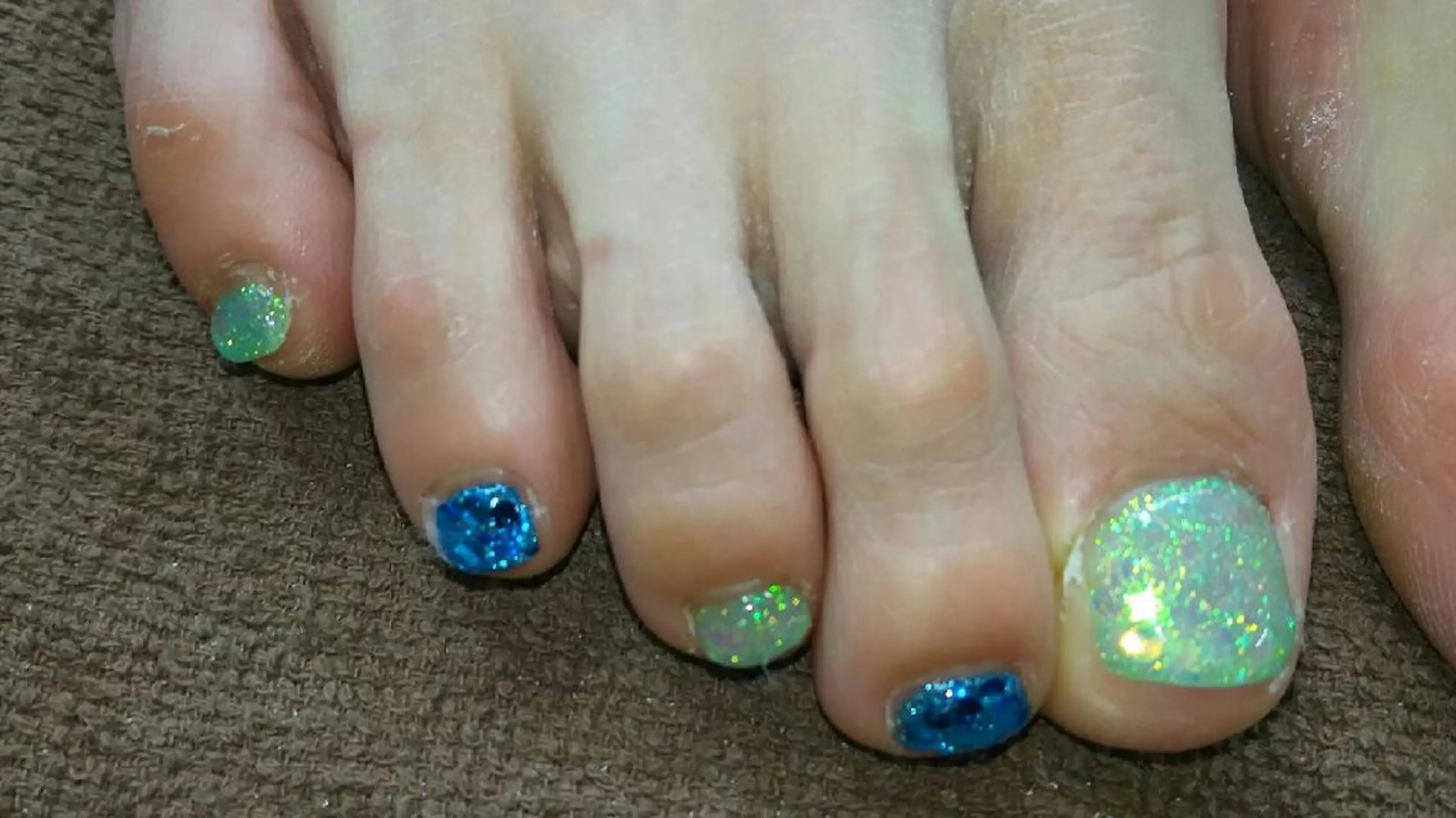 ネイル ブルー グリーン ラメ(グリッター) ネイルサロン ショコラのネイルデザイン