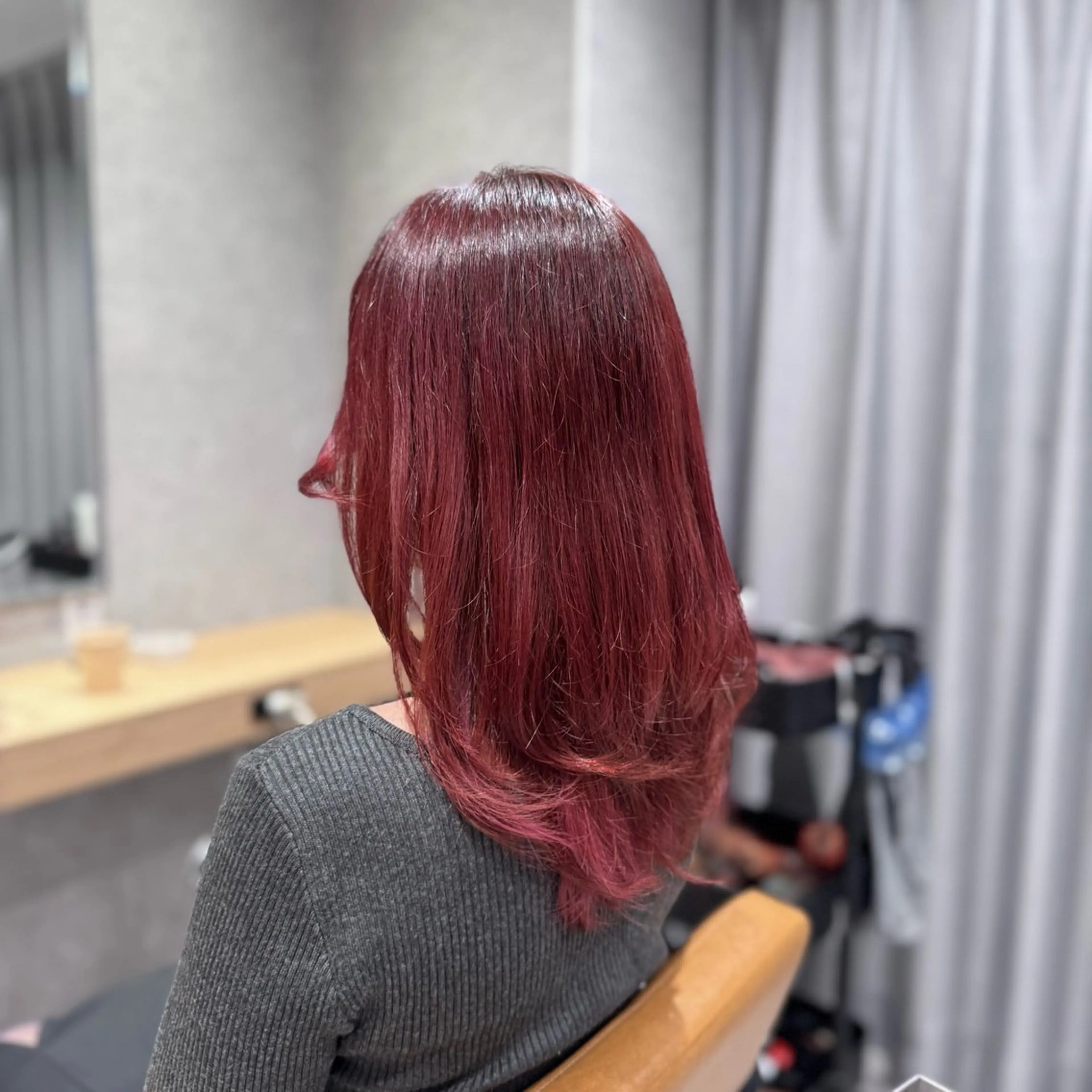 セミロング ヘアカラー ハイトーン/ピンク 🎀山岸 沙弥香のヘアスタイル