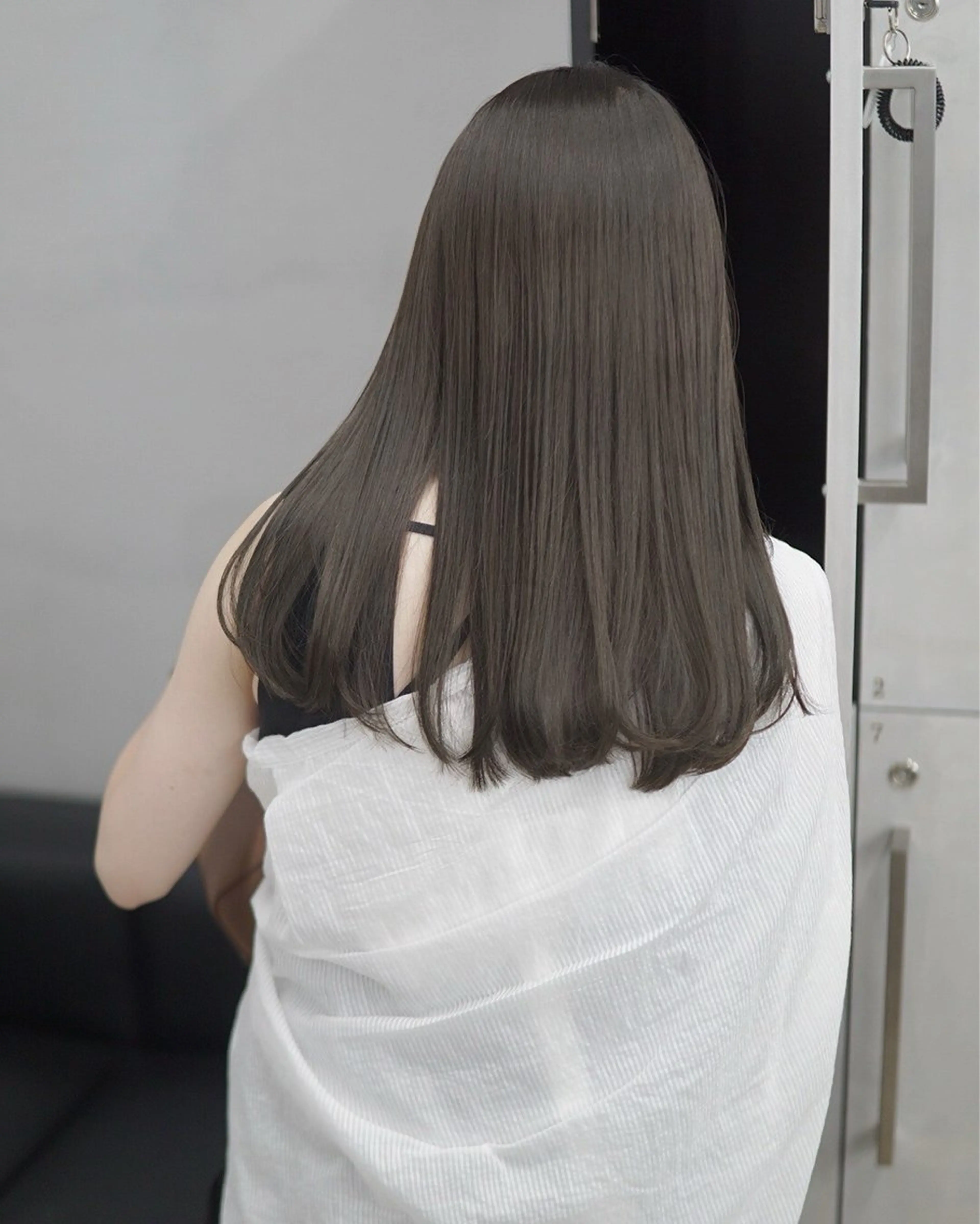 カラー navile 銀座 角田 龍太のヘアスタイル