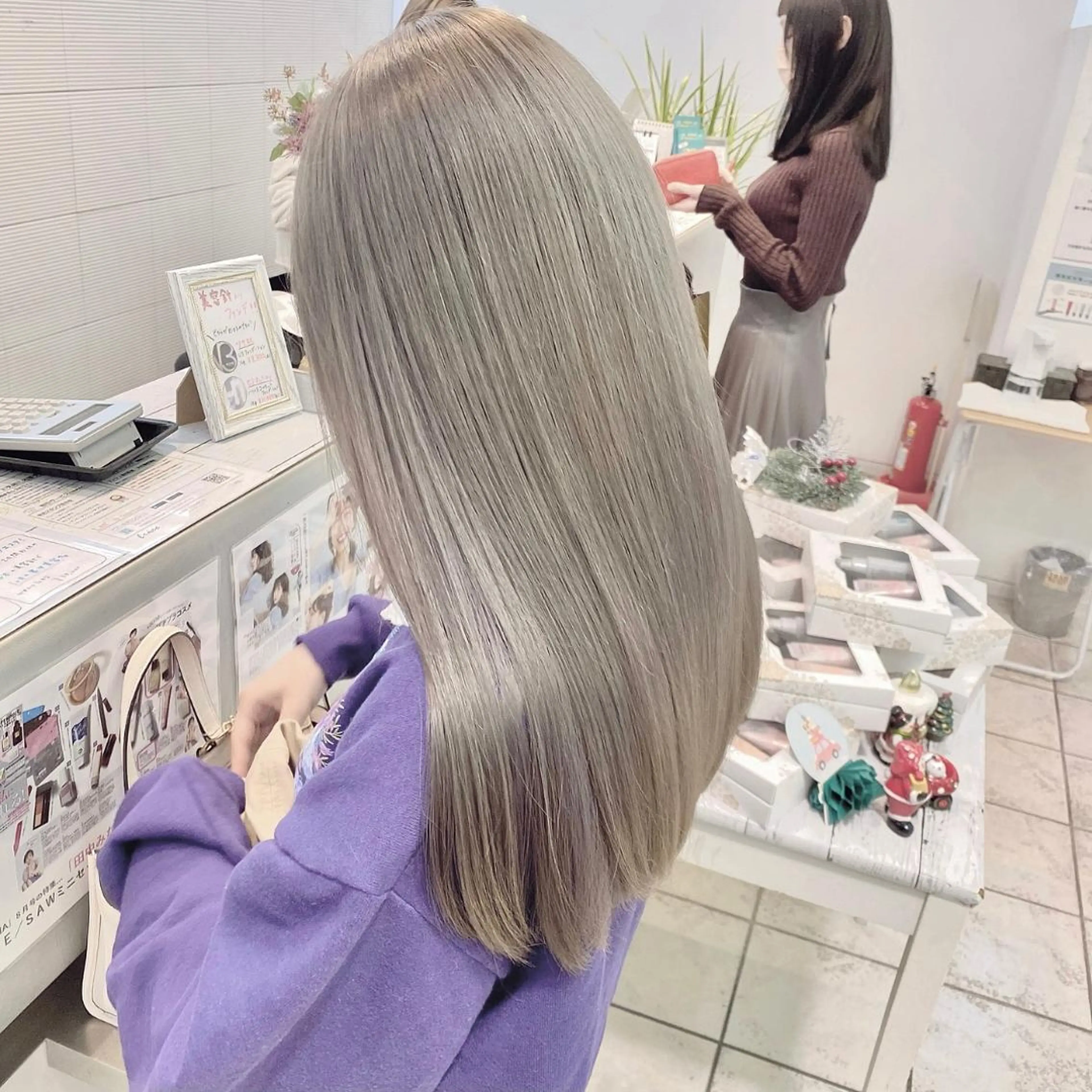 髪質改善トリートメント＋フルカラーの写真