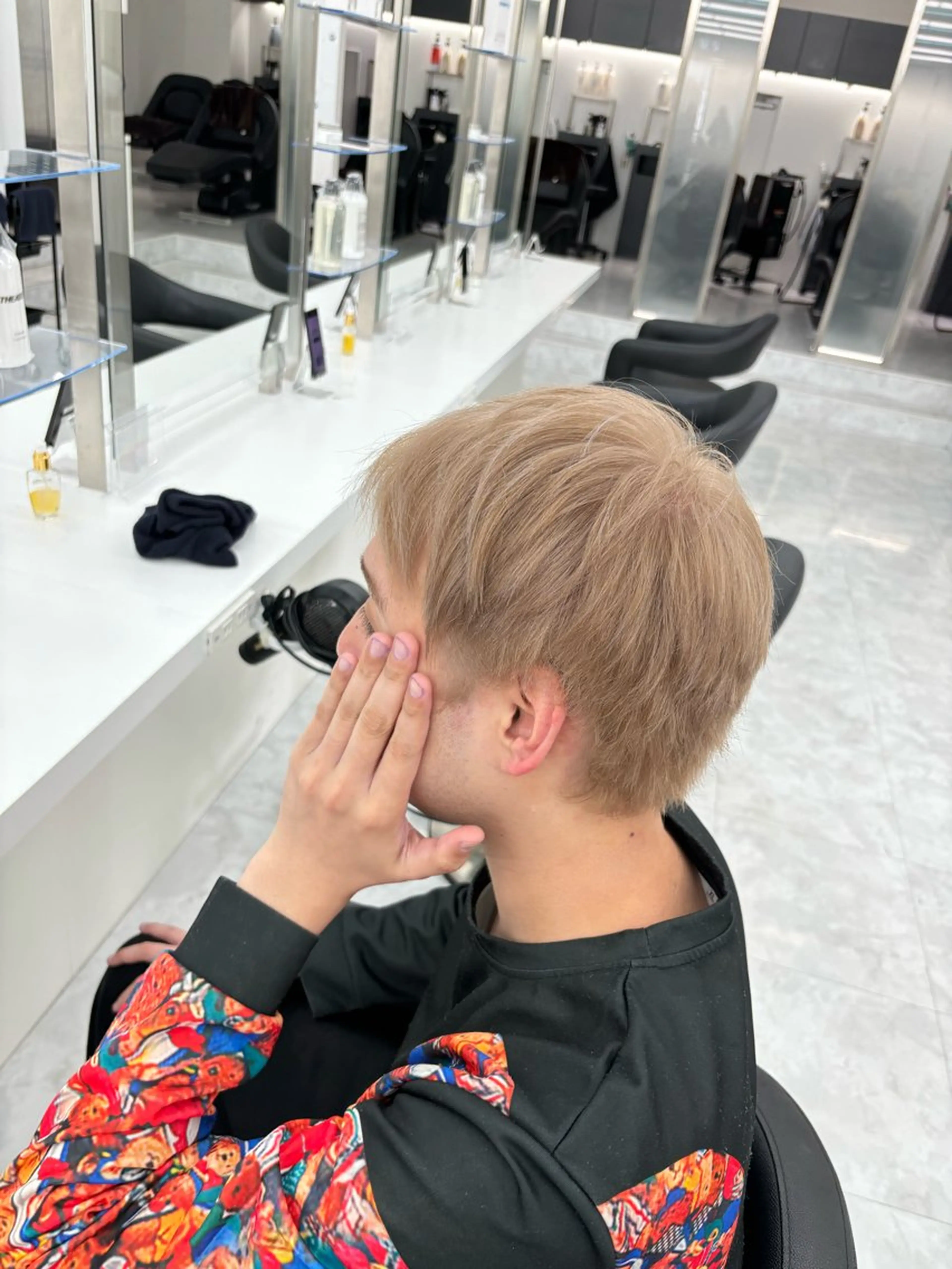 ショート カラー メンズ ヘアカラー ヘッドスパ ヘアセット 透明感ハイトーン☁️ 斗和🫧天神のヘアスタイル