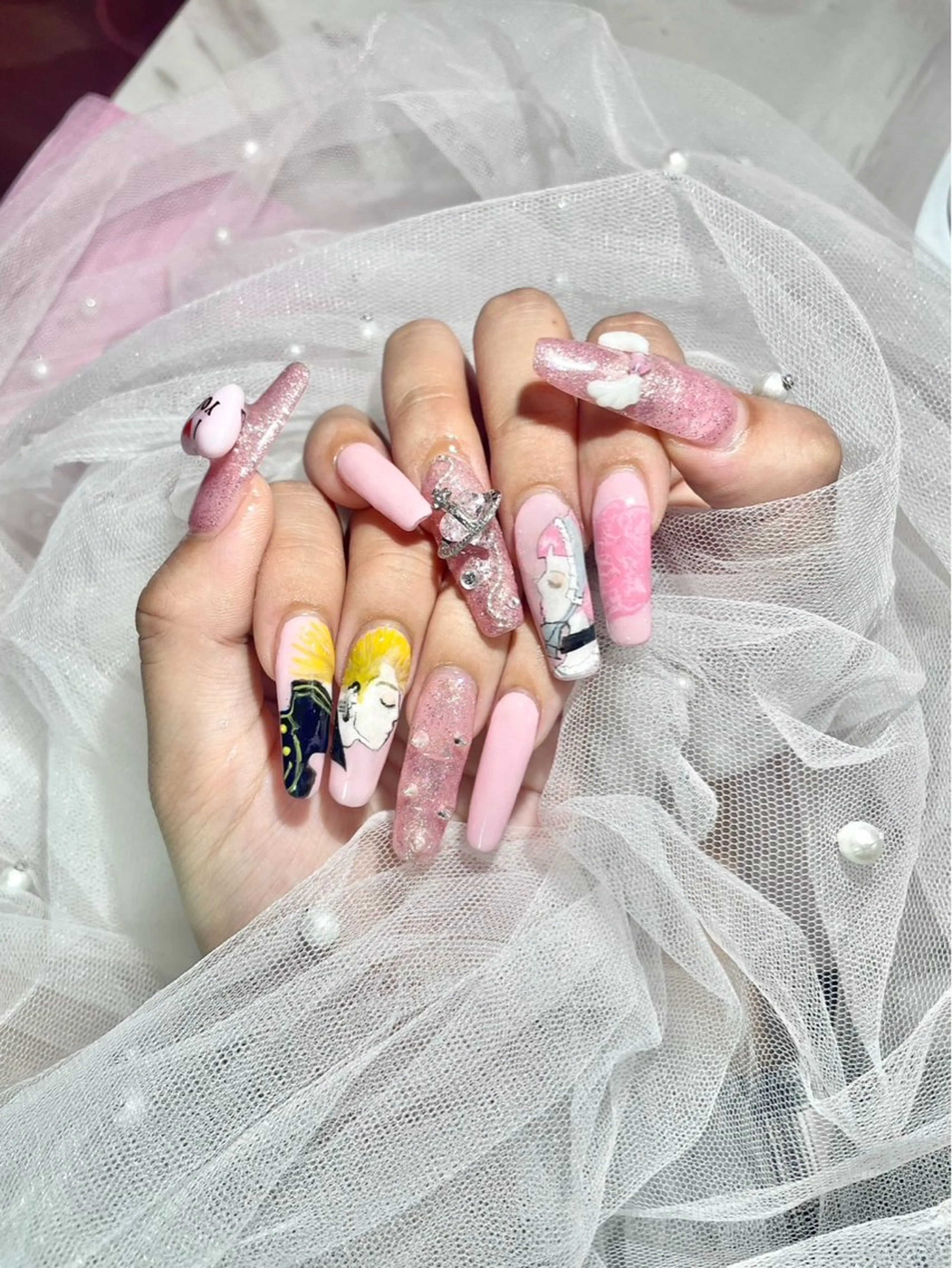 ロング ロエ所属・Lowé いちごのネイルデザイン