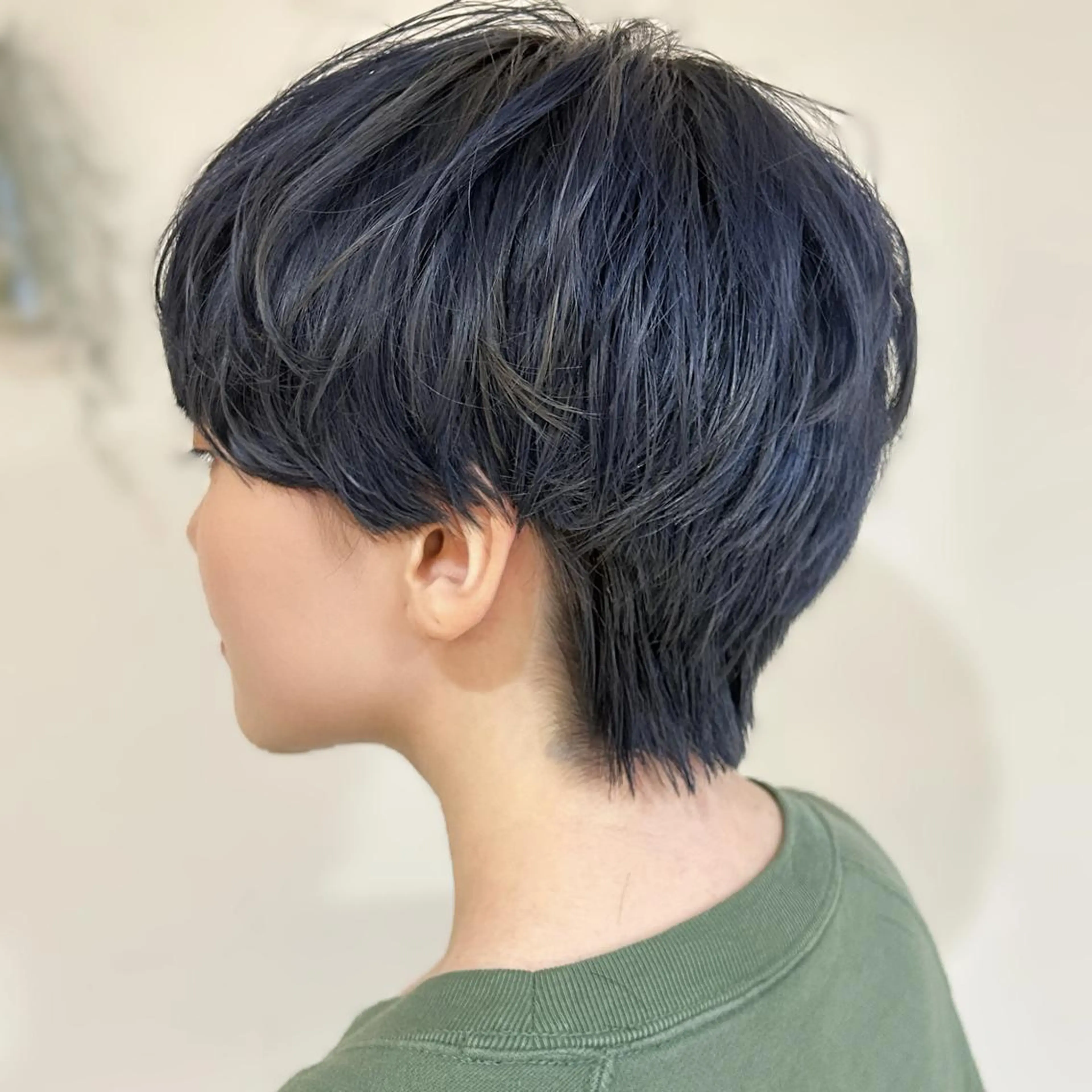 ショート カラー ショートボブ アッシュ ブリーチ ブルーカラー ブルーアッシュ カット ヘアカラー Halo/長居美容室 ショート/ROKIのヘアスタイル