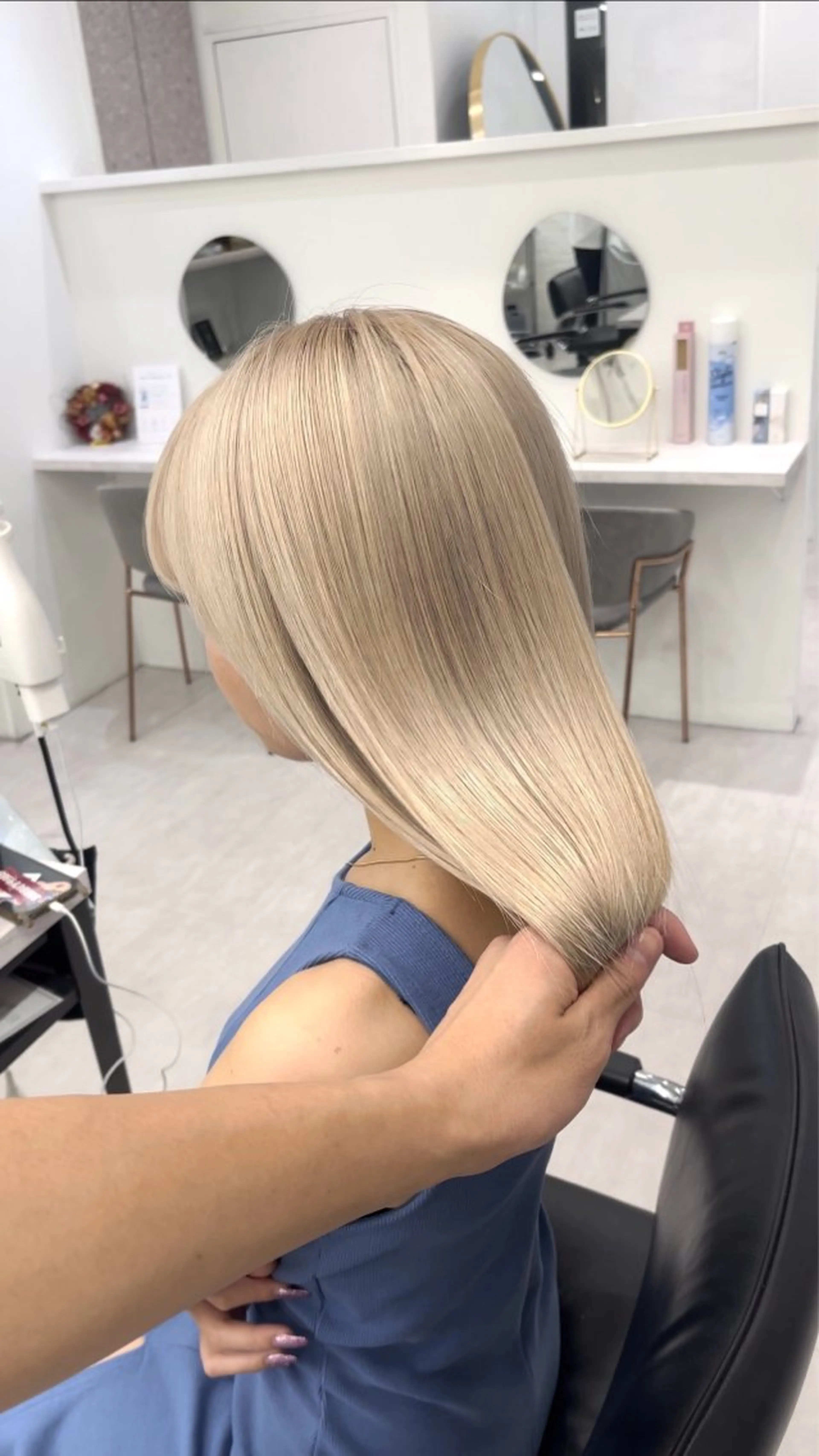 ロング カラー 高島大登/顔周り /ミルクティーのヘアスタイル