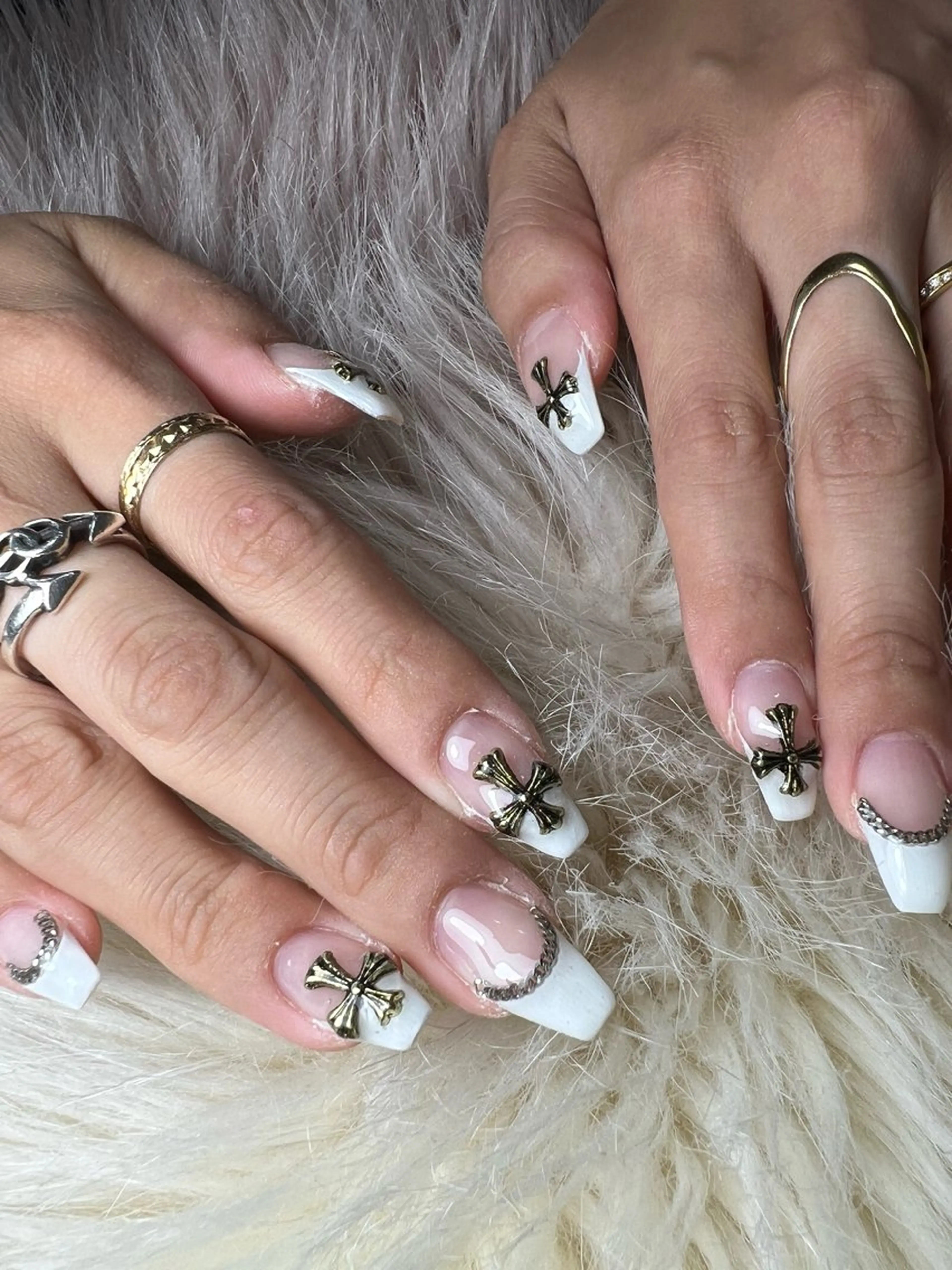 ネイル フレンチネイル ジェルネイル 持ち込み パラジェル 夏ネイル ハンドネイル flowers nailのネイルデザイン