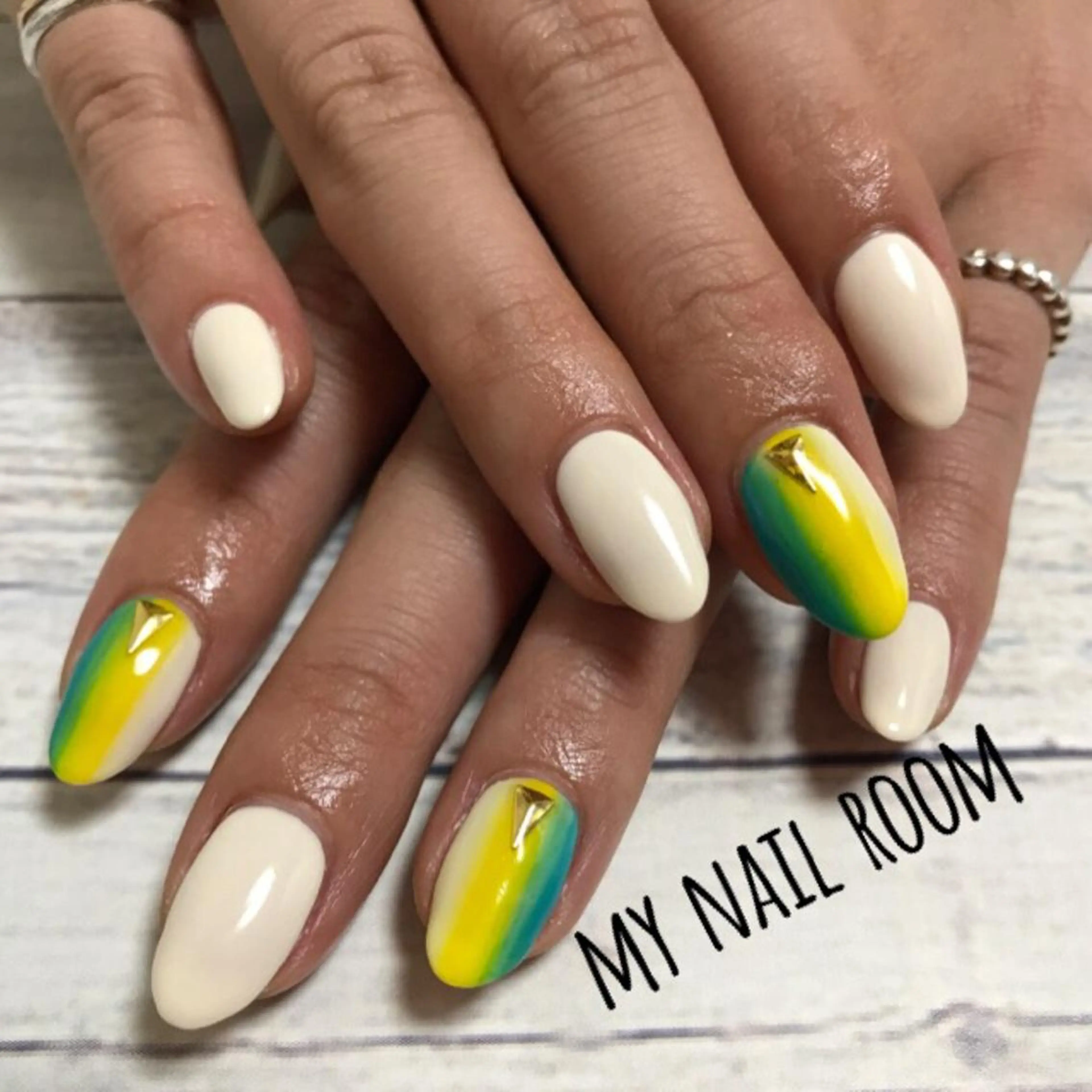 ネイル シンプルネイル salon kiloのネイルデザイン