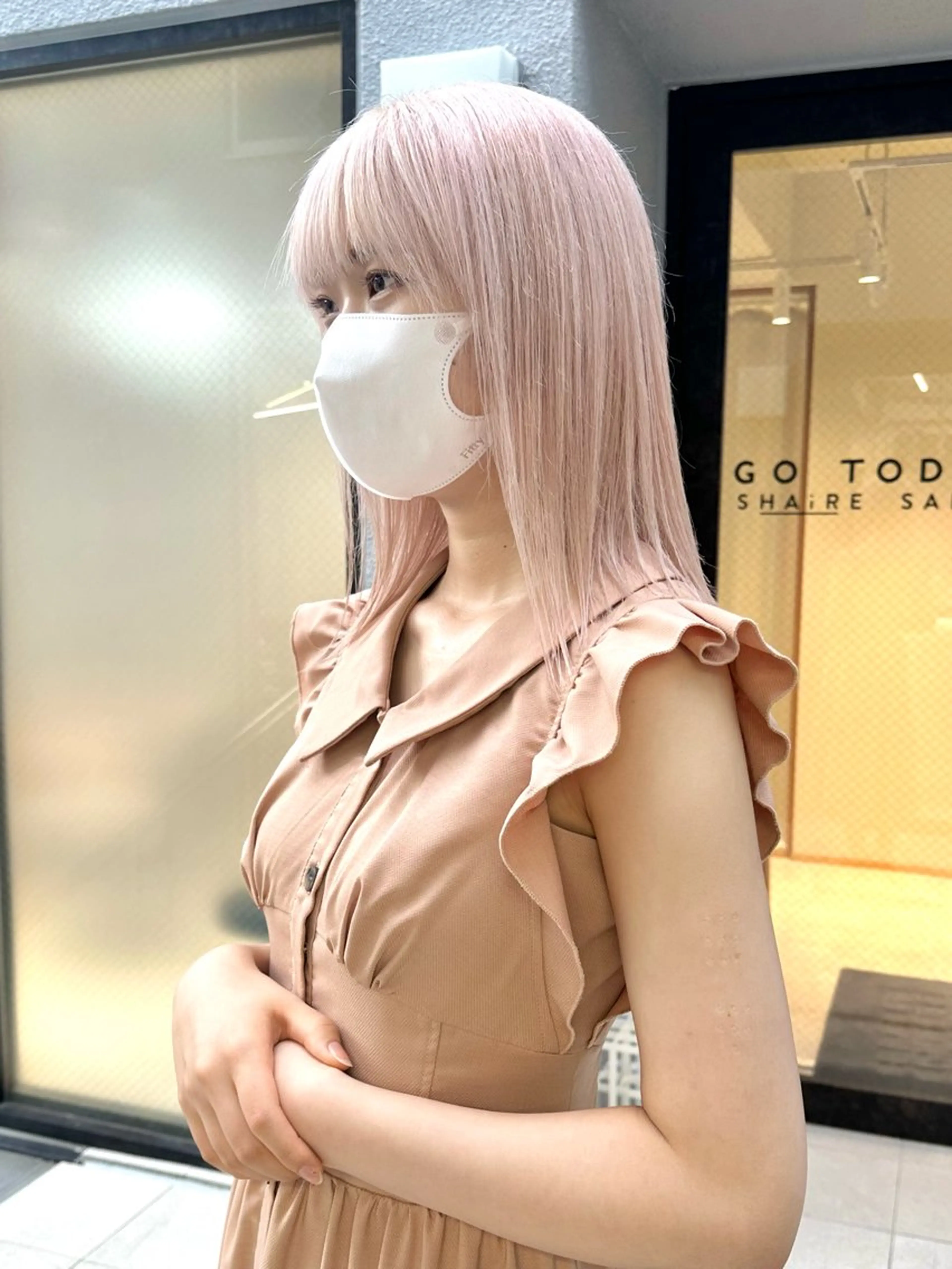 ミディアム カラー ヘアカラー トリートメント 抜きっぱなしブロンド ササキカズマのヘアスタイル