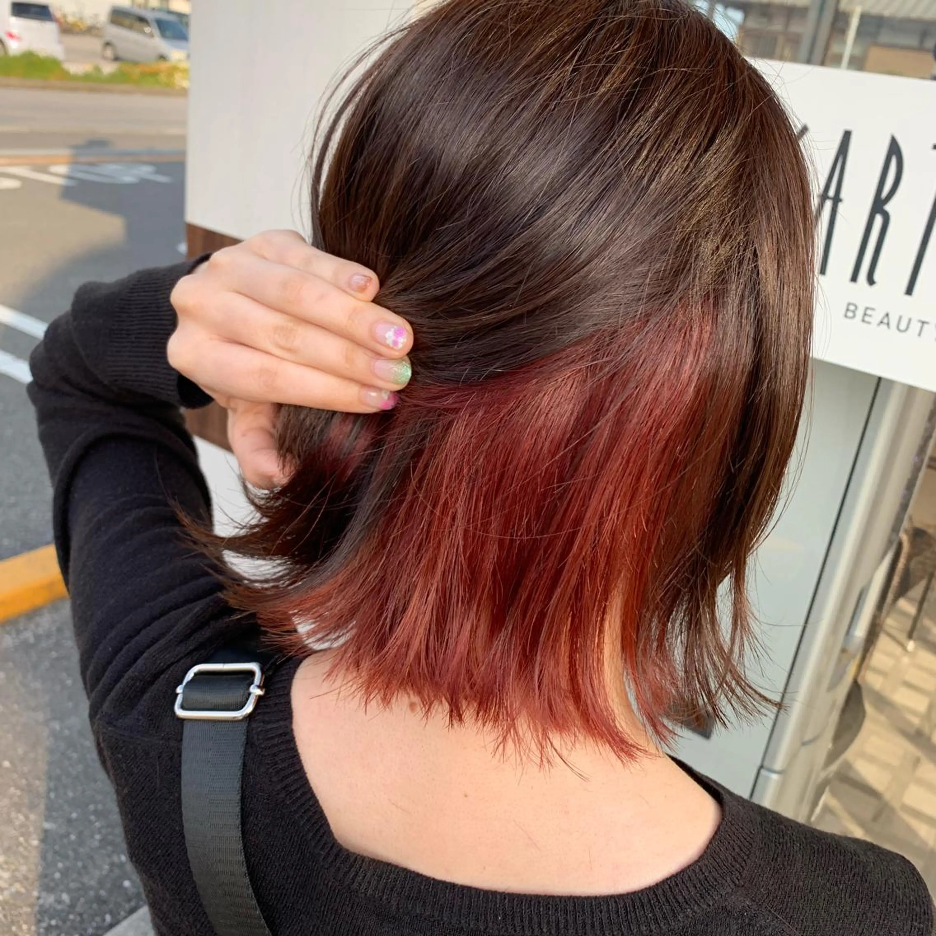 セミロング カラー ブリーチ レッドカラー 畠山 華奈のヘアスタイル