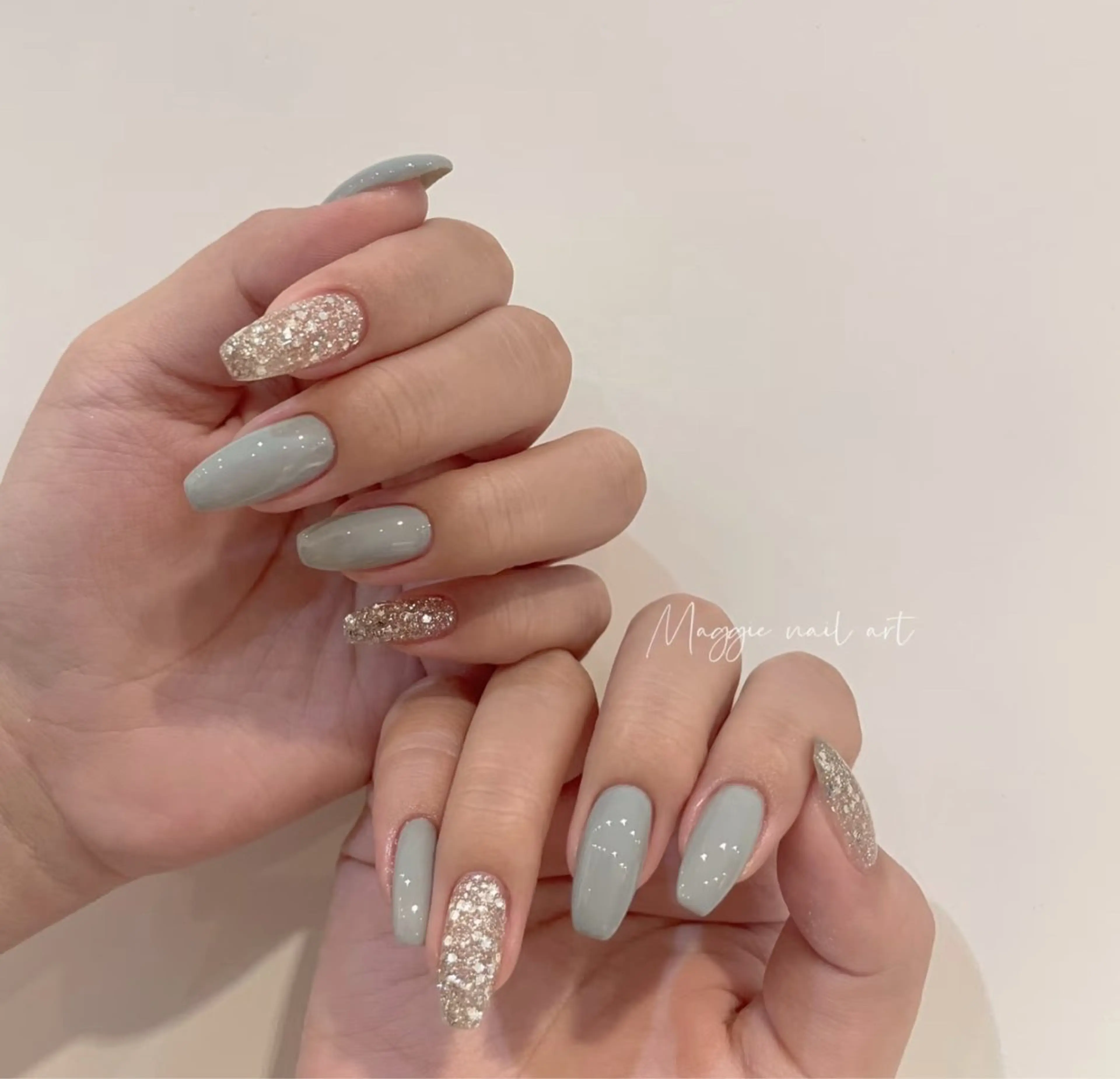 ミディアム ハンドネイル FLORA NAIL SALON 黄兪榕のネイルデザイン