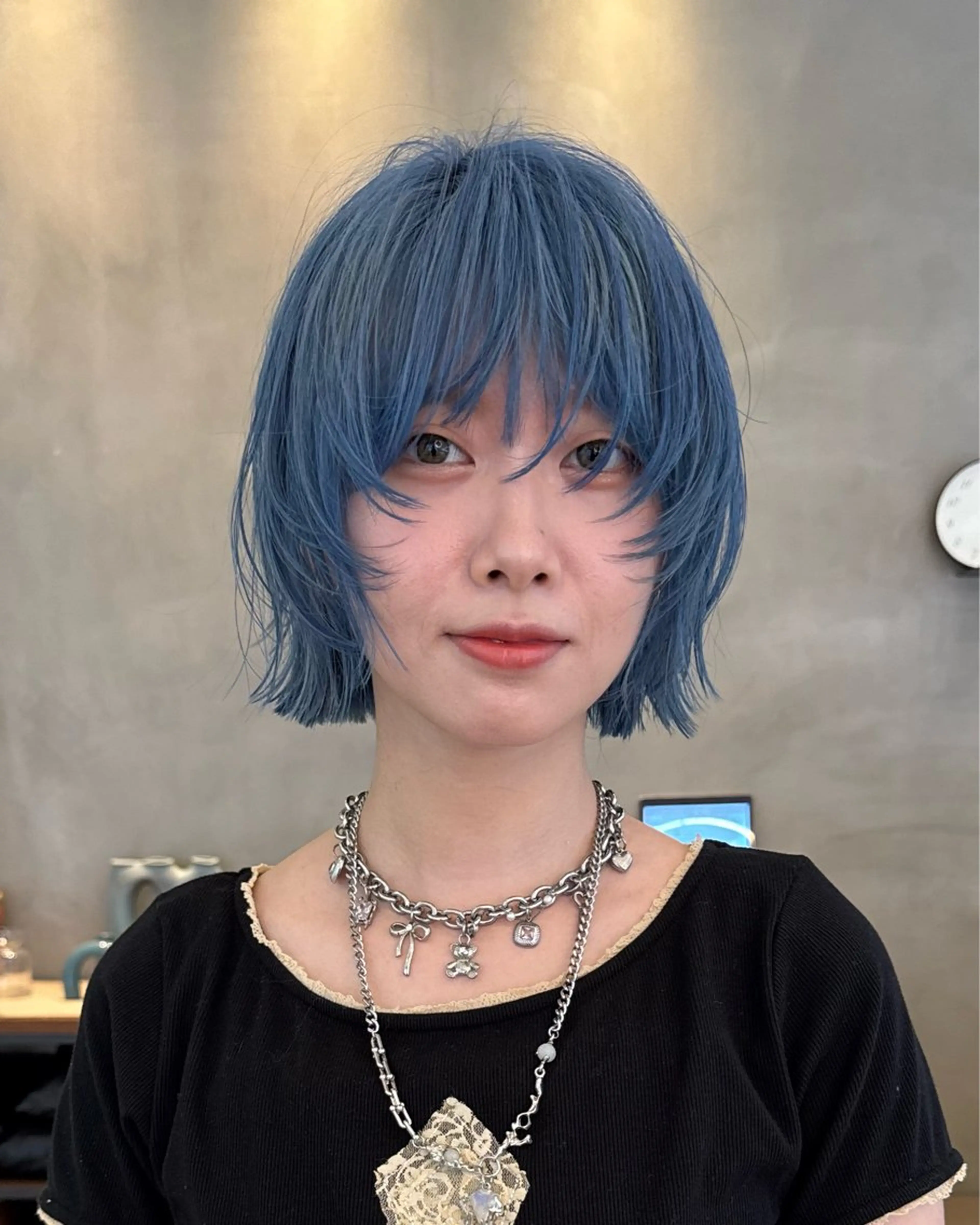 【予約リクエスト限定🌟】ブルー系ブリーチカラー+カット(ボブorウルフorショート) +撮影モデルの写真