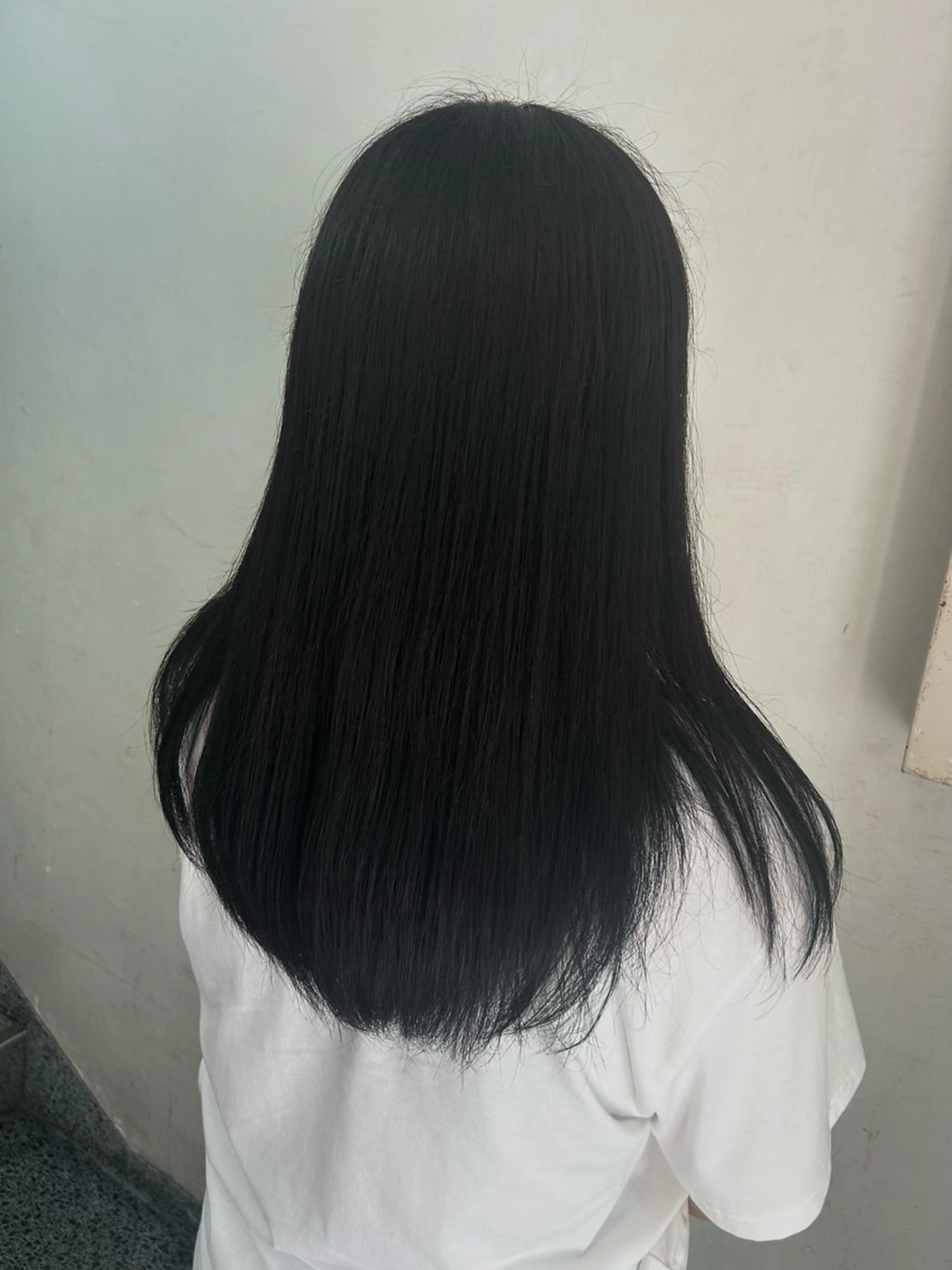 セミロング カラー ヘアカラー 志賀 菜妃のヘアスタイル