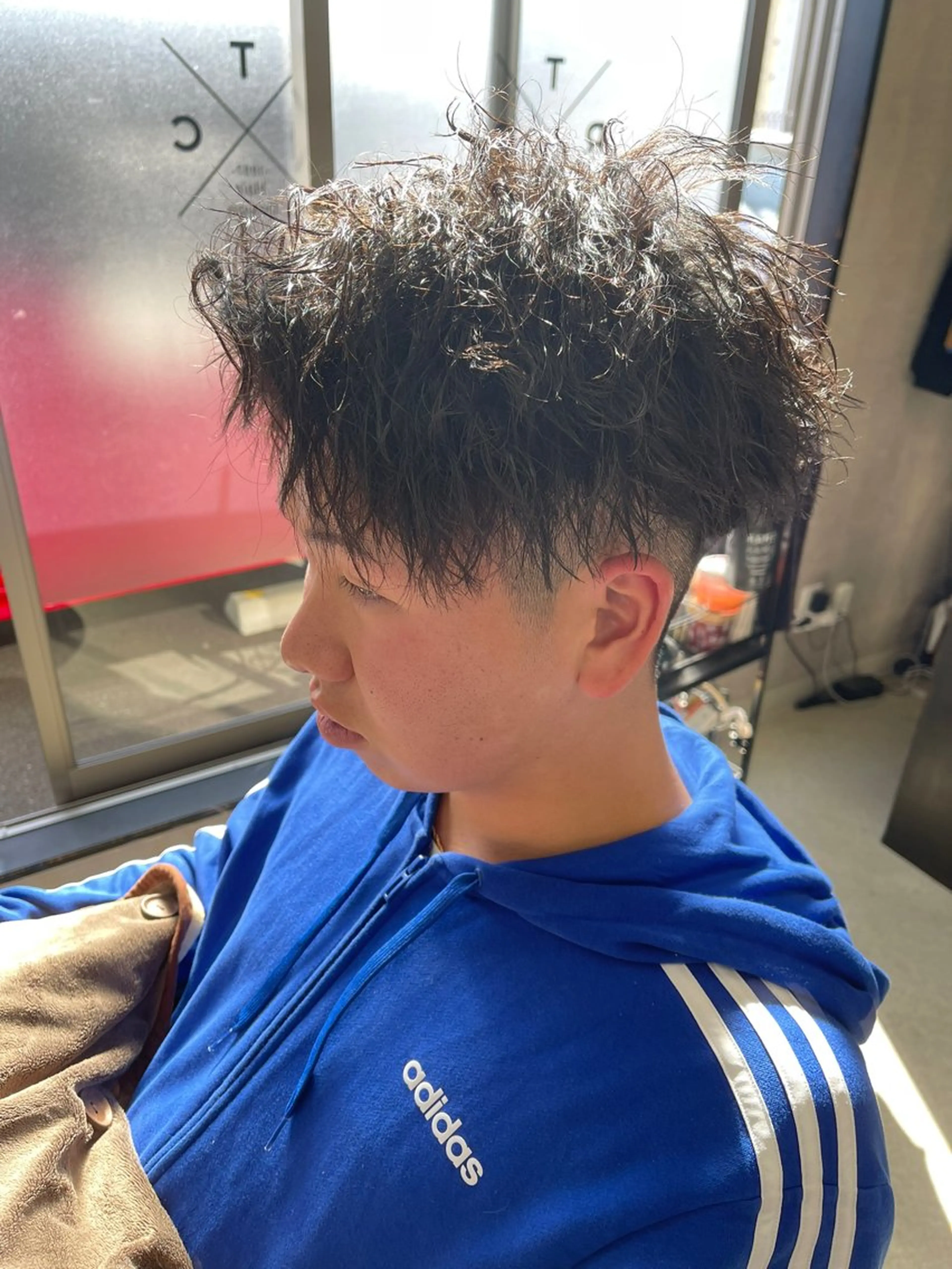 ショート パーマ メンズ メンズパーマ メンズツイストパーマ ツイストパーマ カット パーマ メンズカット/メンズ パーマ/メンズ特化のヘアスタイル