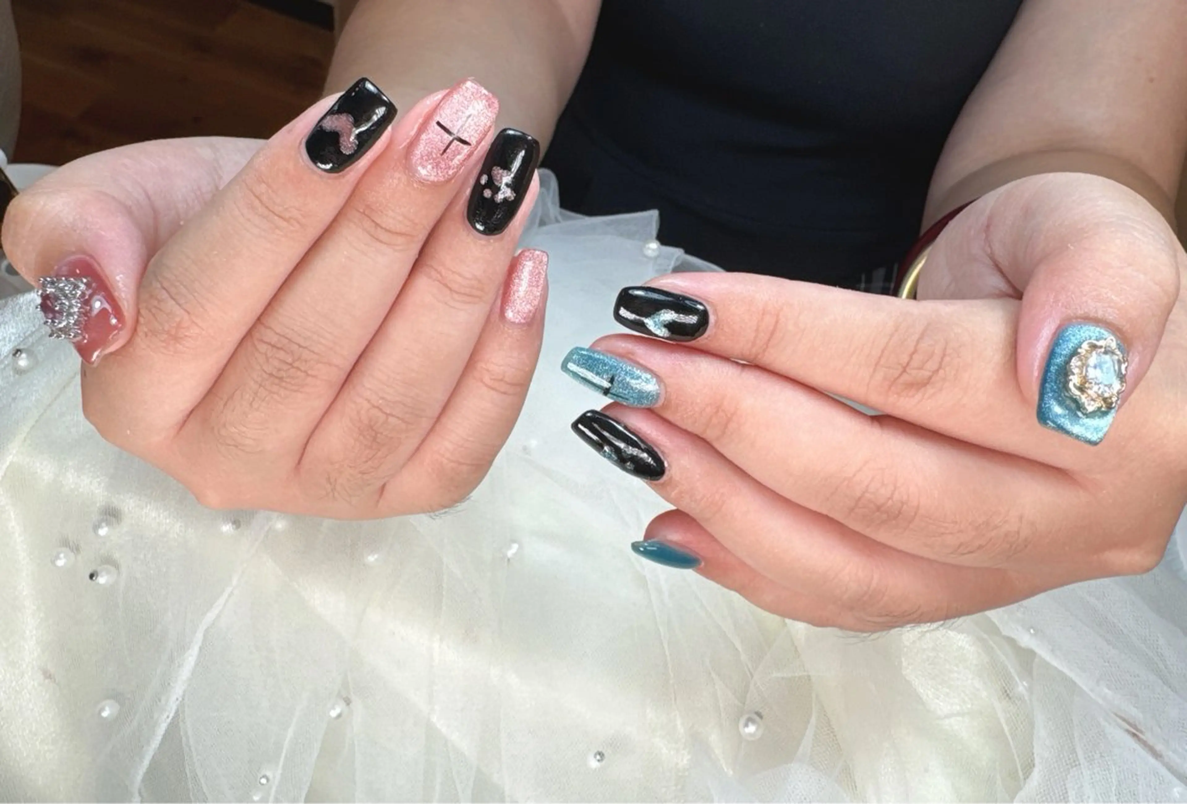 ネイル キラキラネイル マグネットネイル ハンドネイル リセス 高田馬場のネイルデザイン