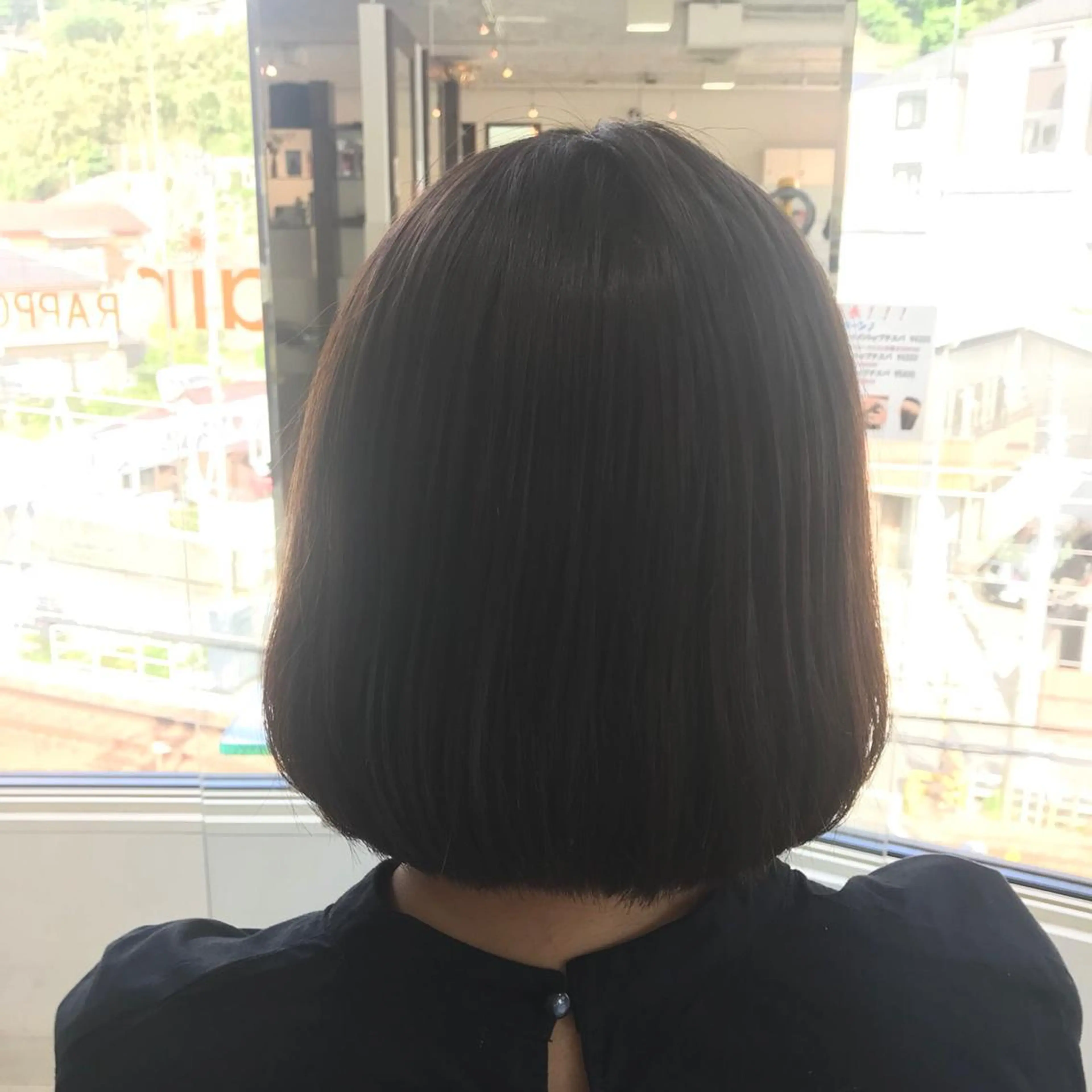 ミディアム パーマ ボブ カット パーマ トリートメント 根岸 真奈美のヘアスタイル