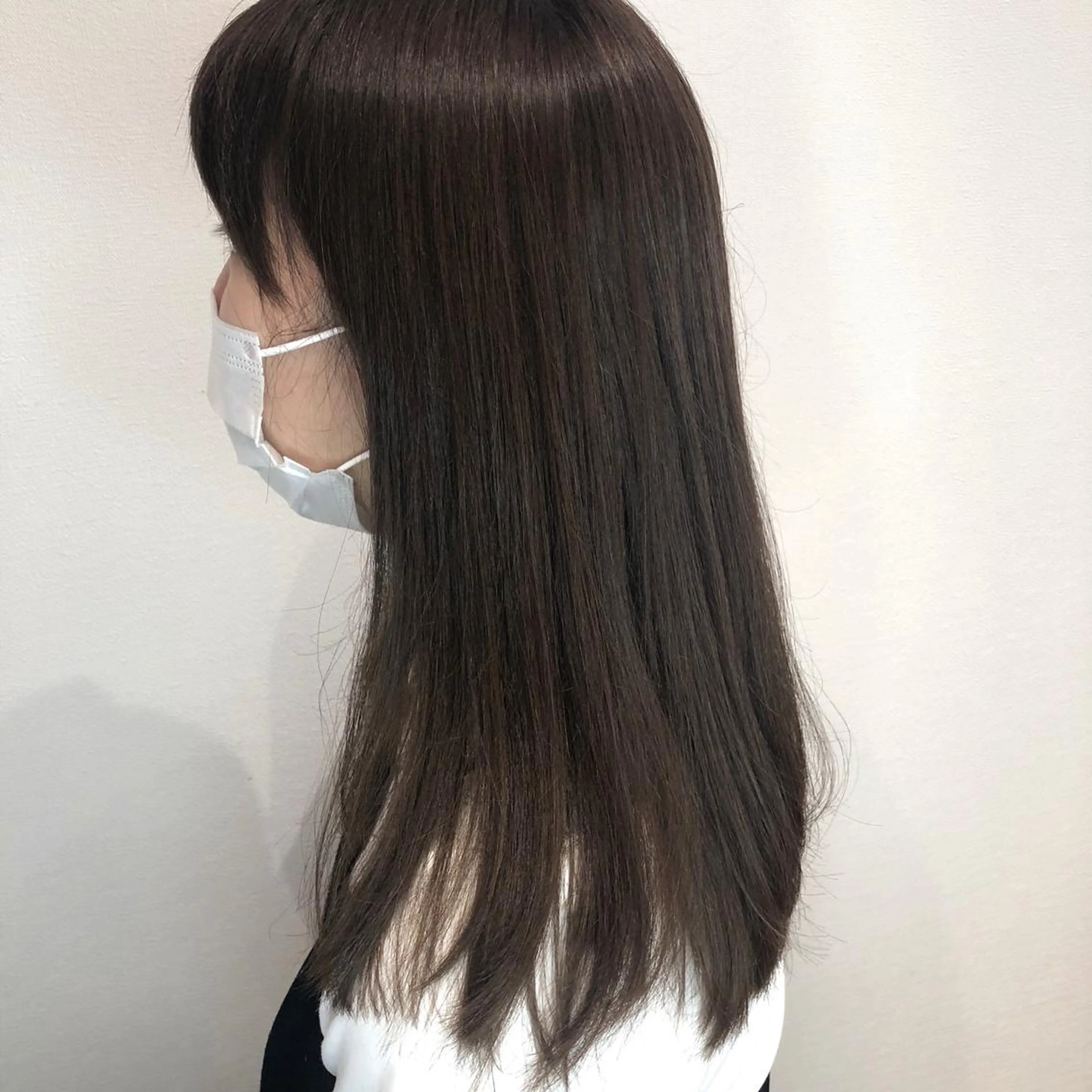 ロング カラー グレージュ ナカタケ ユウのヘアスタイル