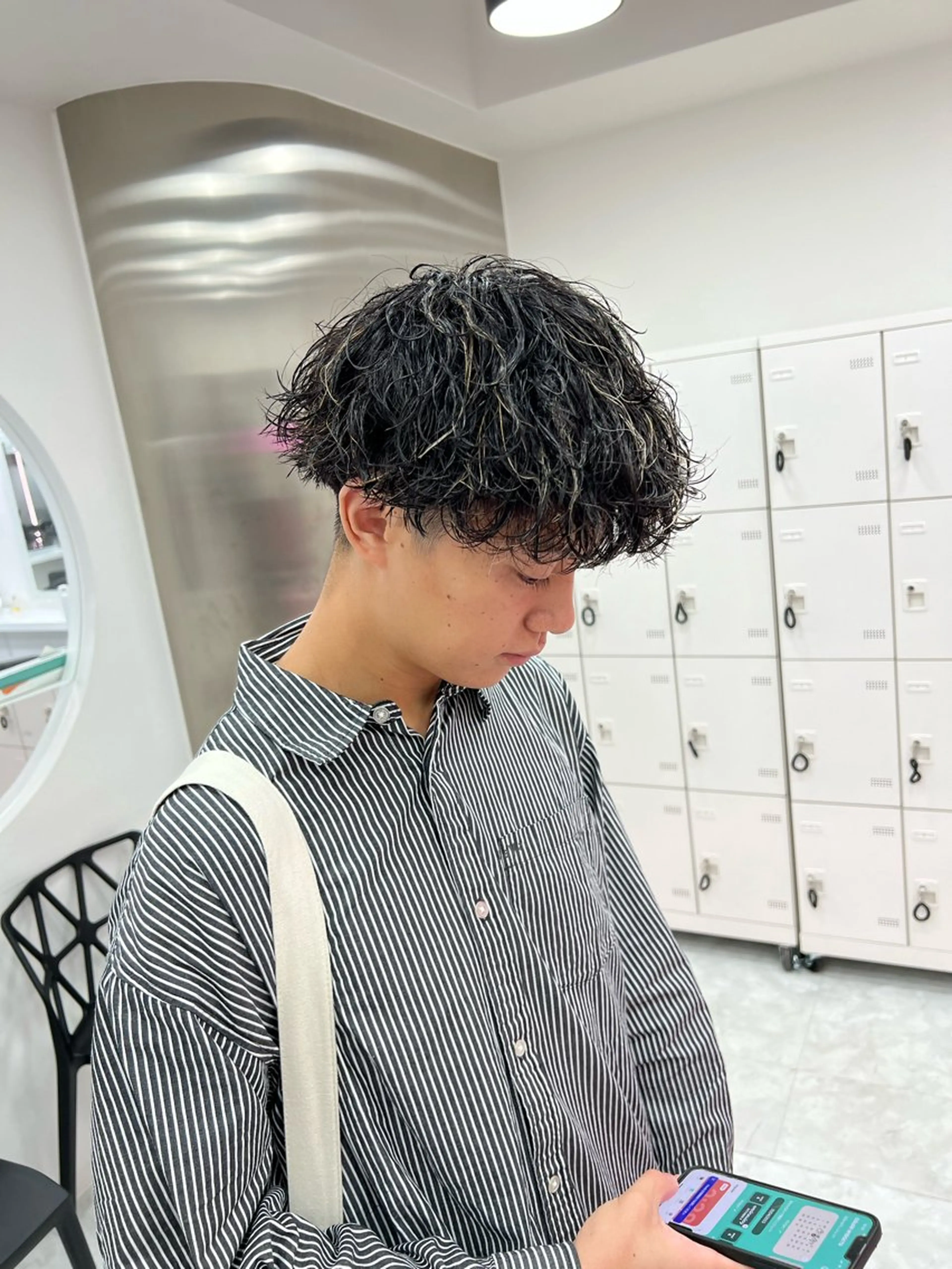 ミディアム カラー パーマ メンズ ミディアムパーマ センターパート メンズ韓国風 韓国マッシュ マッシュウルフ トレンド/レイヤー うる艶🪞CANDYのヘアスタイル