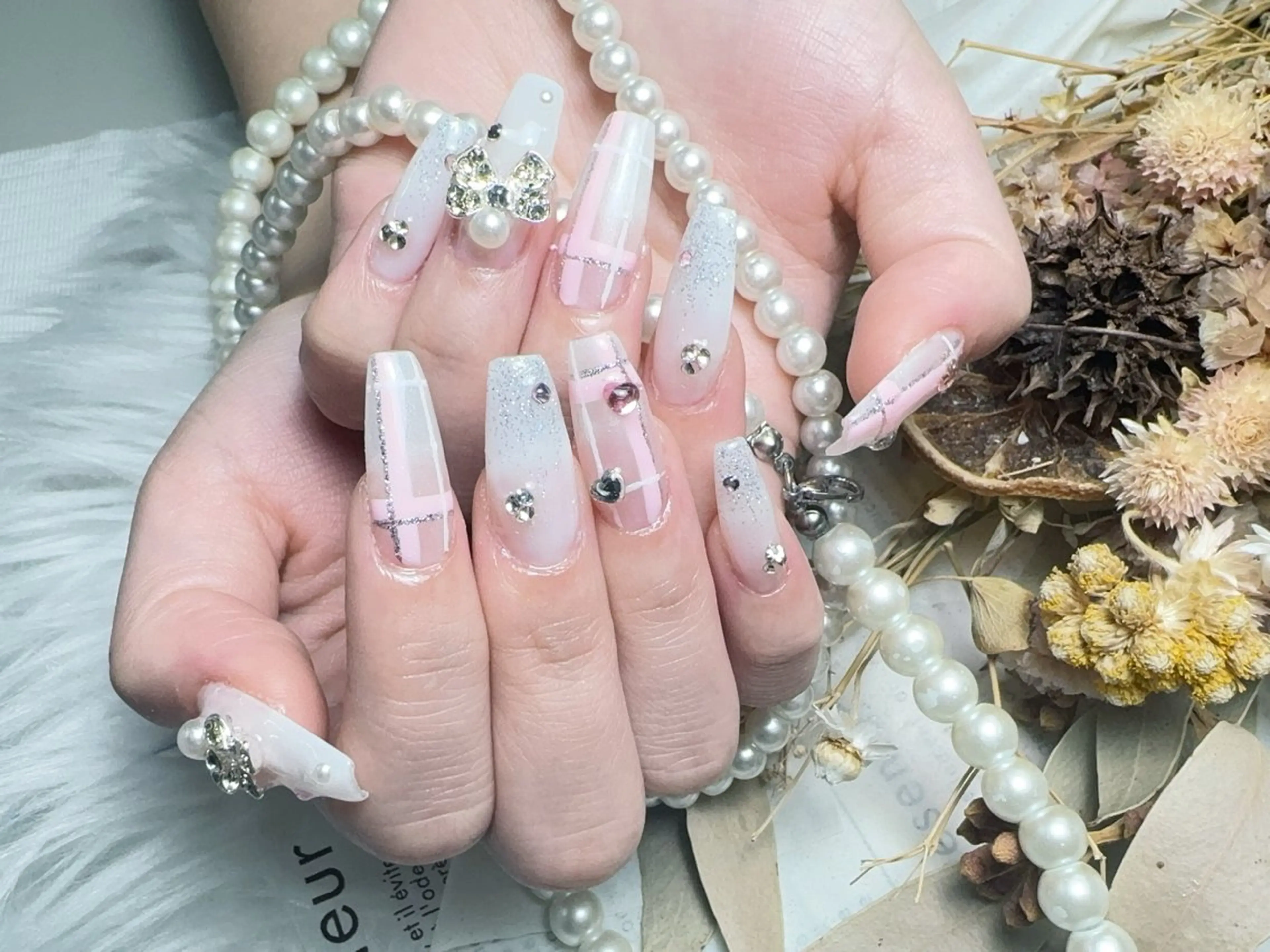 ネイル 長さ出し フレンチネイル ジェルネイル ガラスフレンチ 韓国ネイル ハンドネイル ハンドケア For U nail スカルプ専門店のネイルデザイン