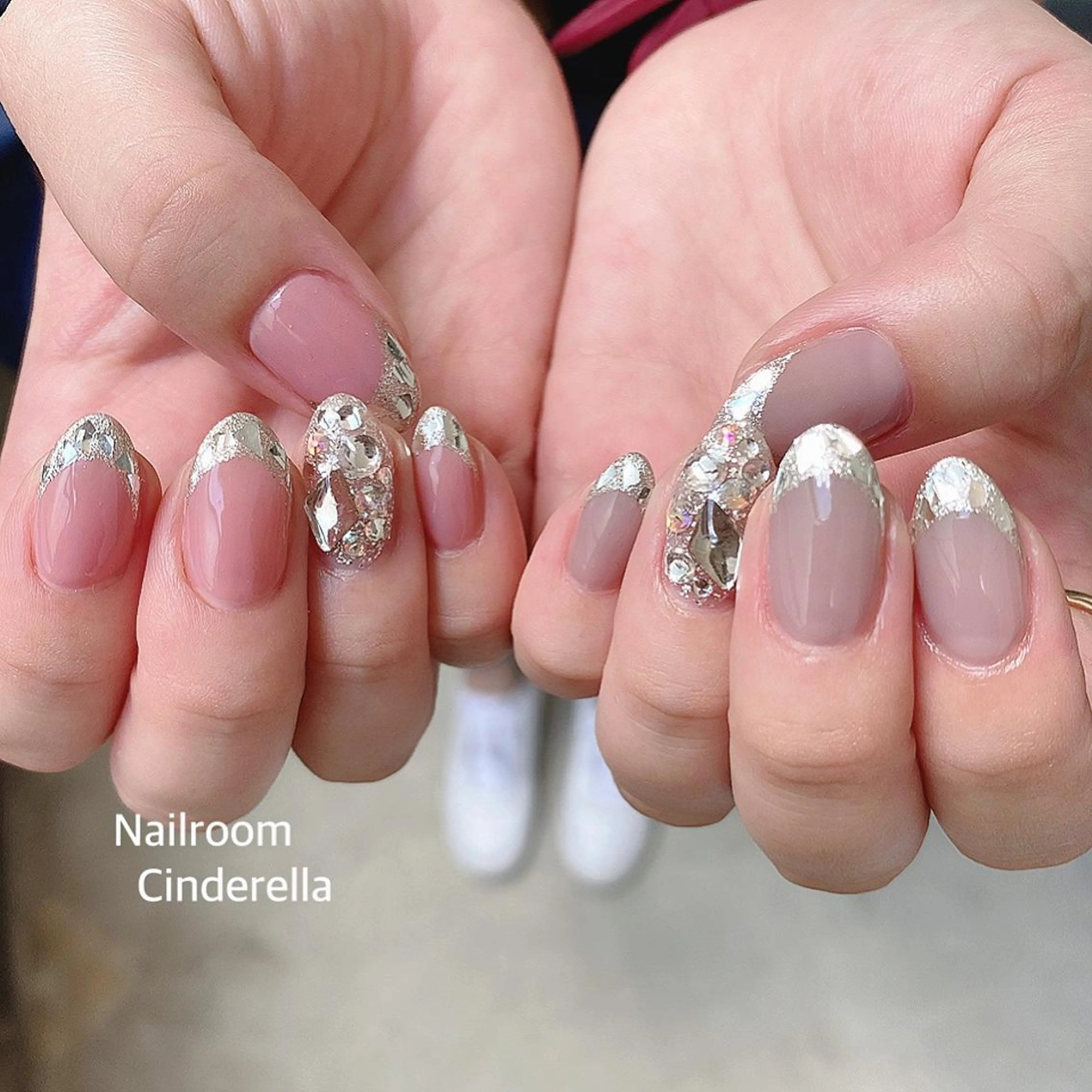 ネイル フレンチネイル ガラスフレンチ キラキラネイル Nailroom. Cinderellaのネイルデザイン