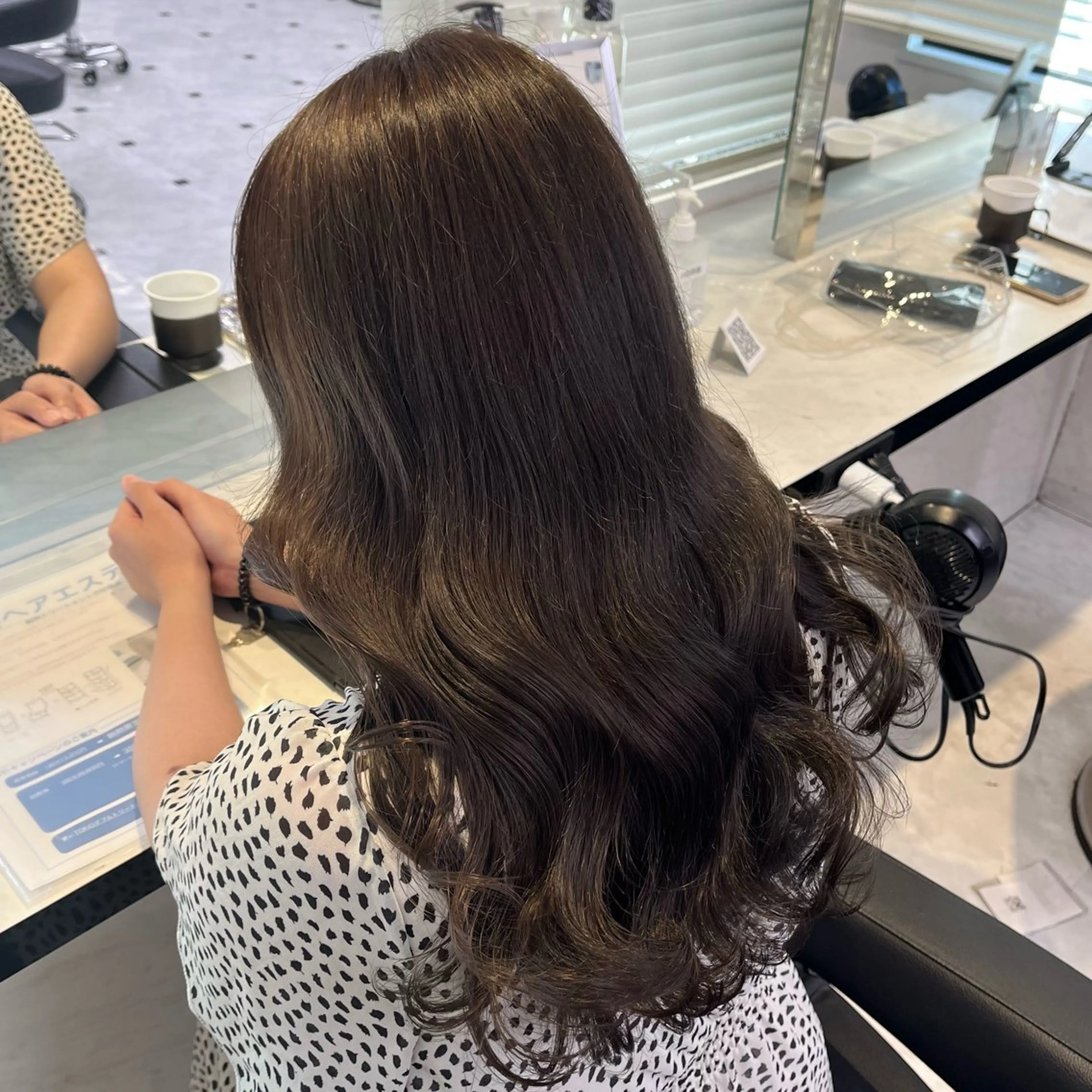 セミロング カラー ヘアアレンジ 🍒透明感カラー🌨 🥕ハイトーンカラーのヘアスタイル