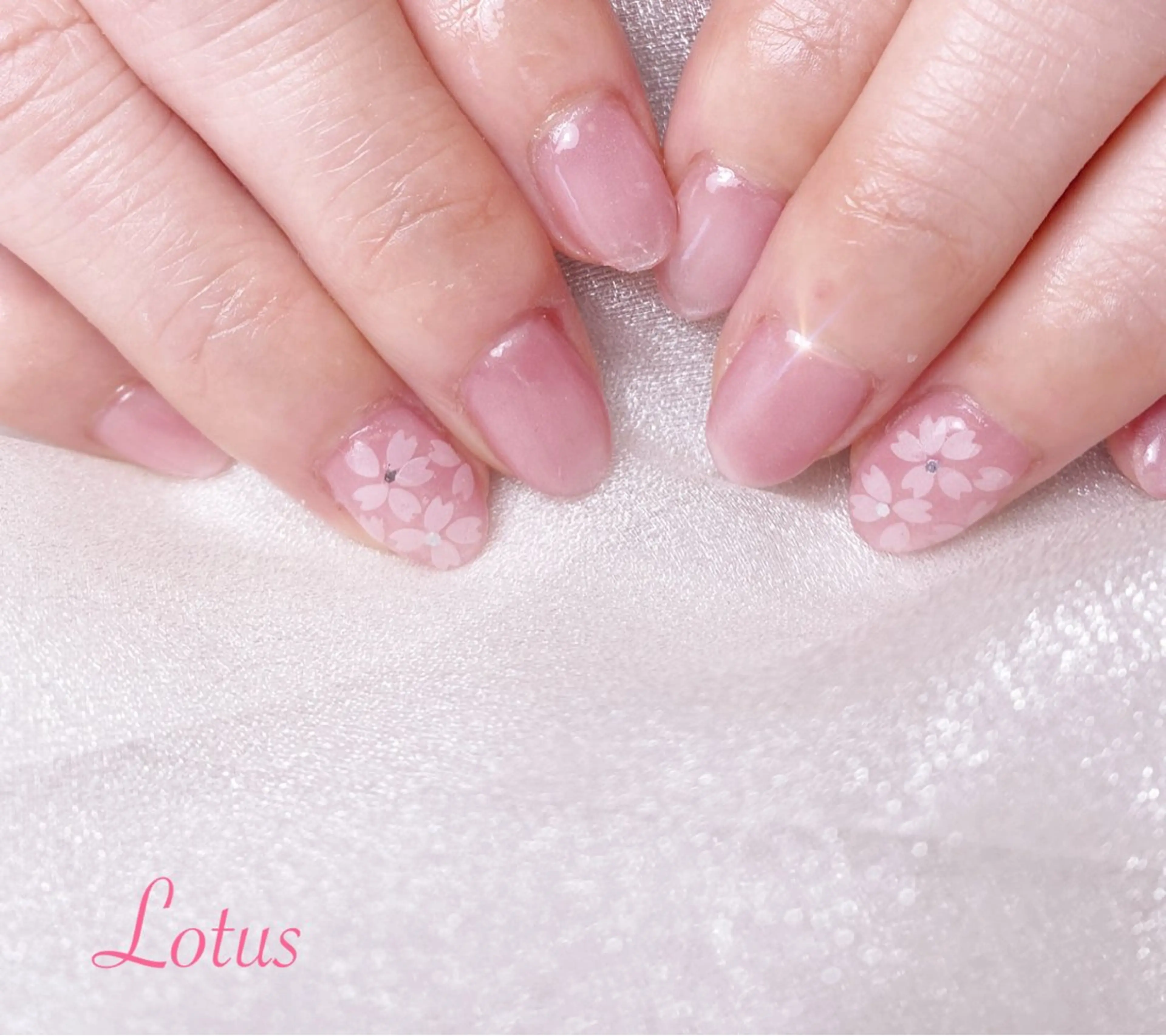 ネイル ハンドネイル Lotus 🌸のネイルデザイン