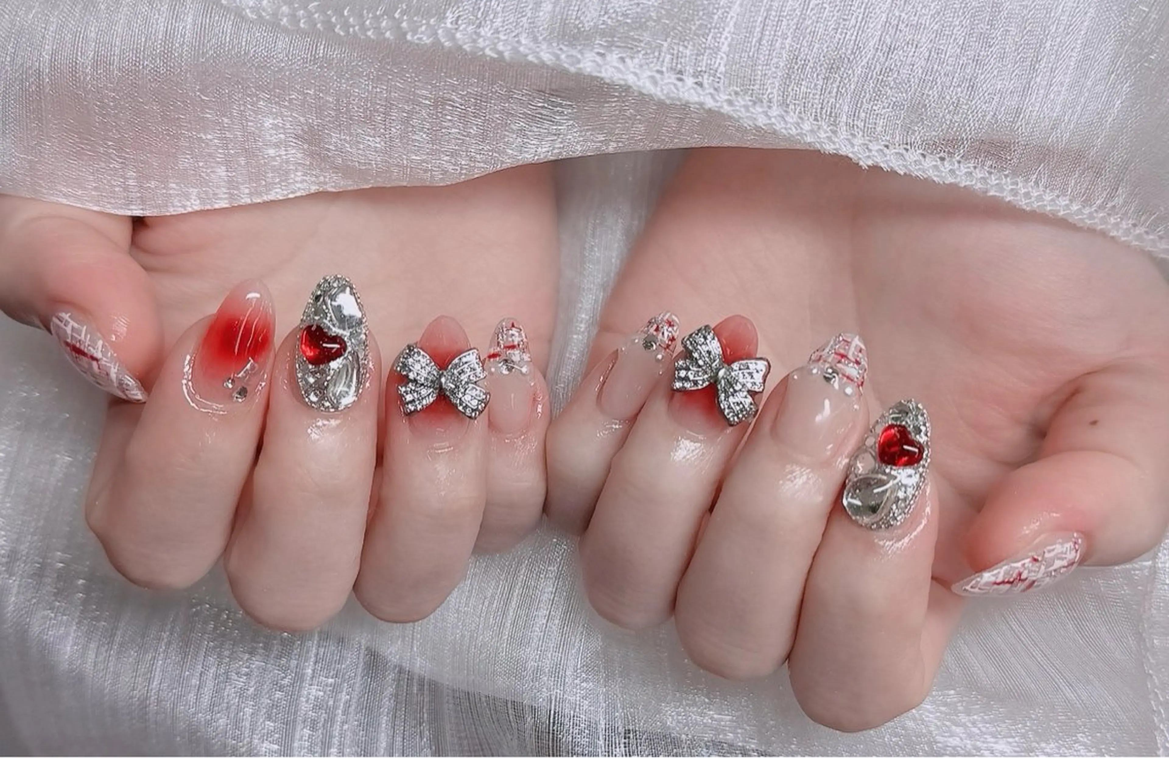 ネイル フレンチネイル ジェルネイル ガラスフレンチ ハロウィン ハート ハンドネイル H.baby Nail Salonのネイルデザイン