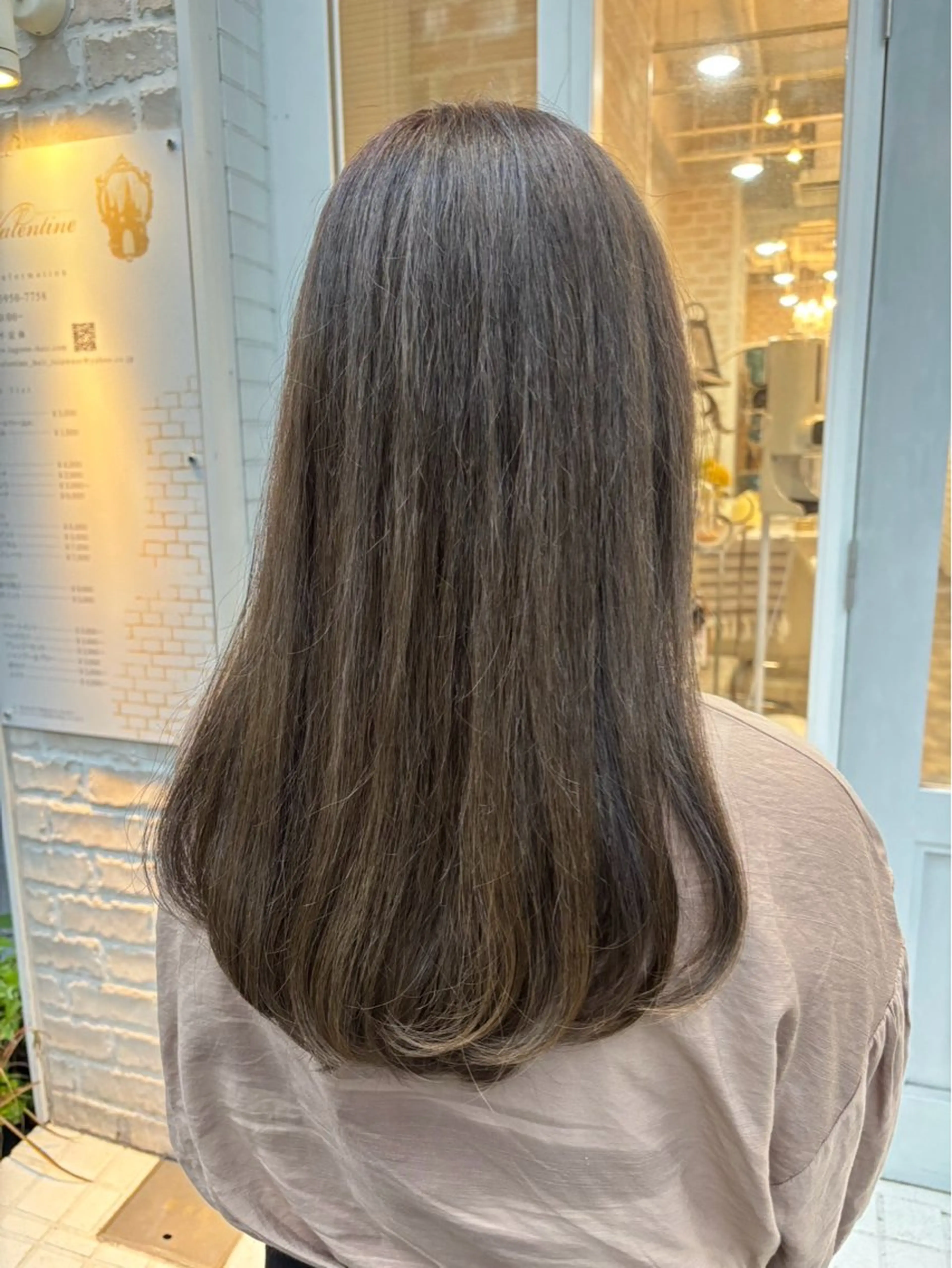ロング カラー ヘアカラー 山﨑彩乃 🫧 縮毛矯正のヘアスタイル