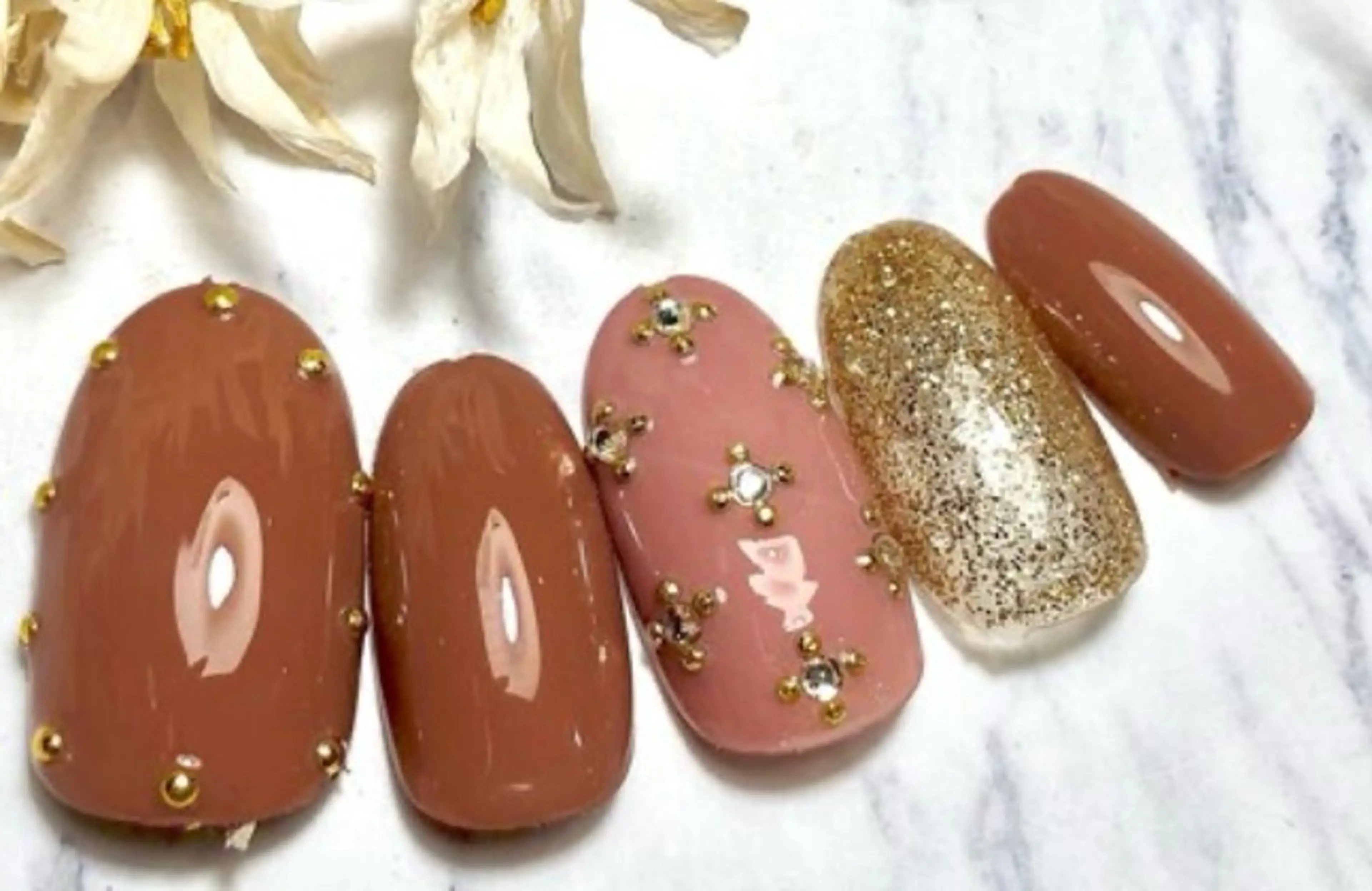 ネイル Nest 岩崎のネイルデザイン